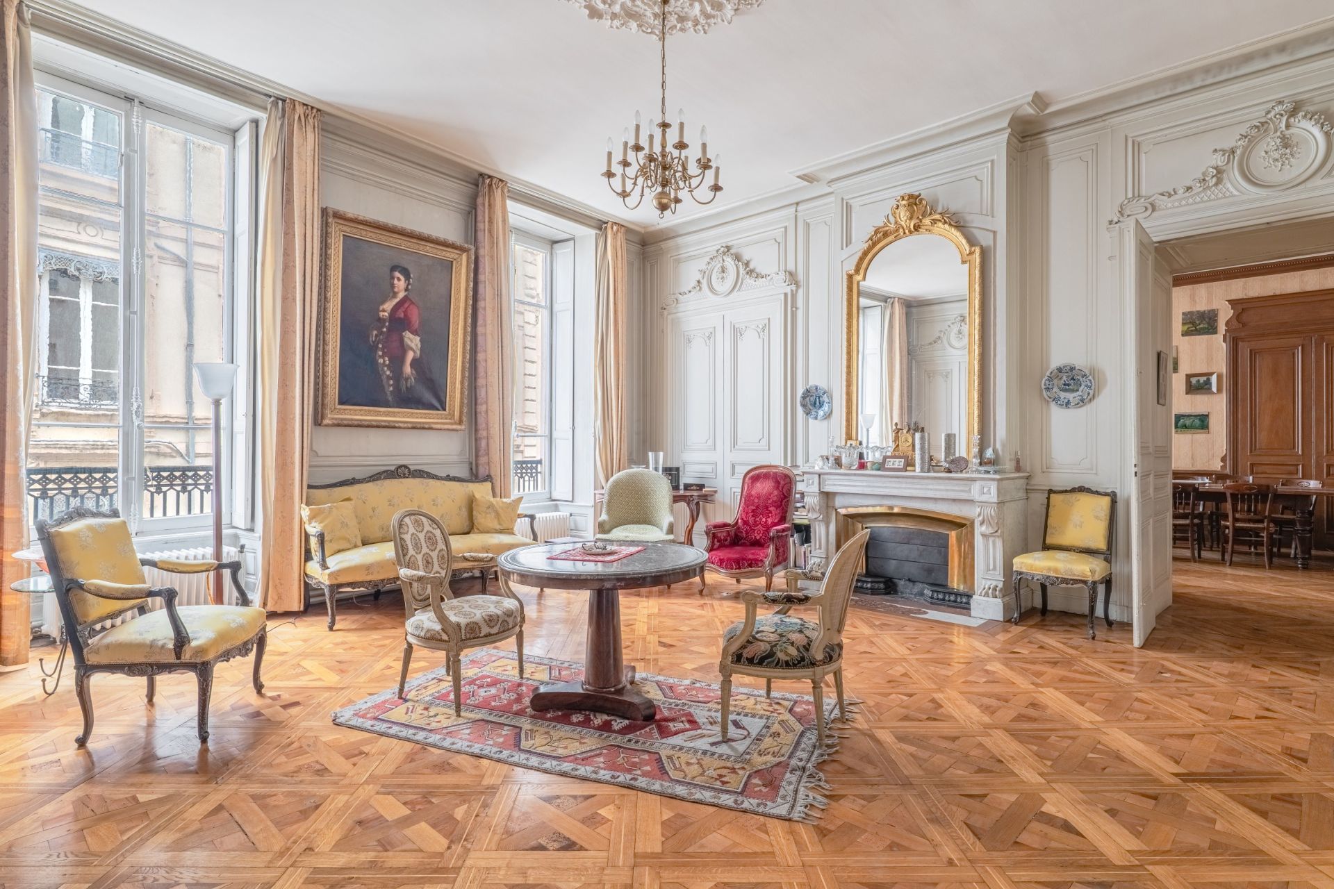 luxury apartment 7 Rooms for sale on LYON (69002)