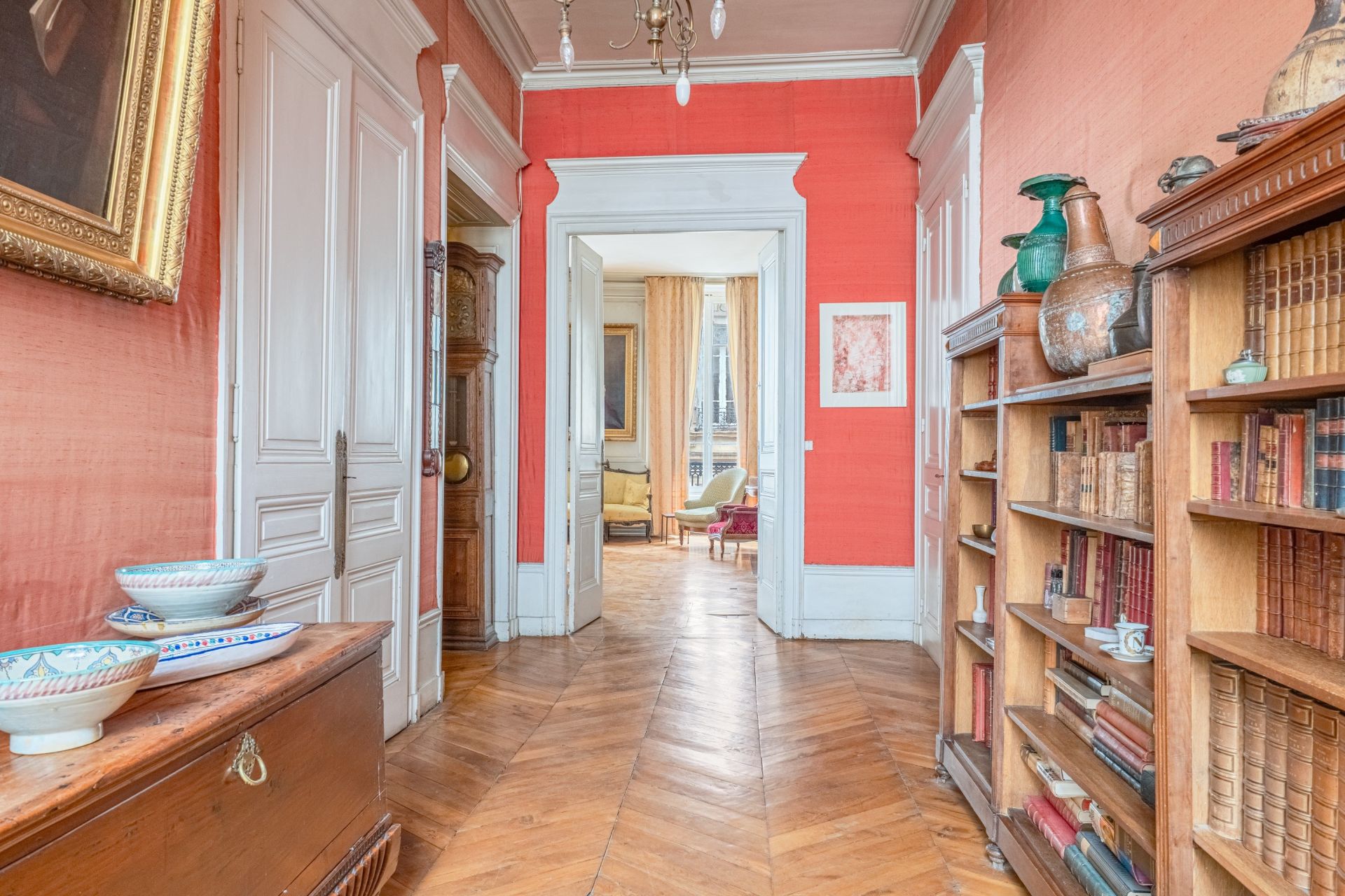 luxury apartment 7 Rooms for sale on LYON (69002)