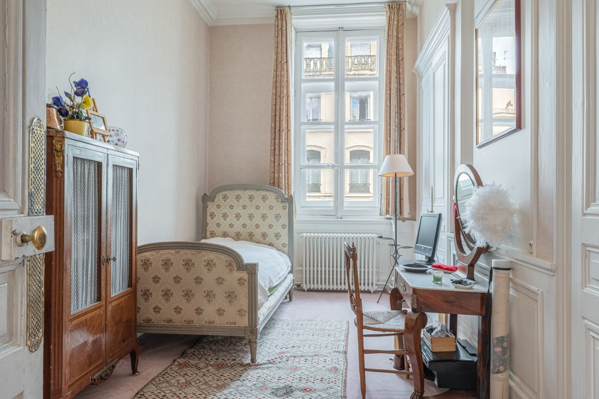 luxury apartment 7 Rooms for sale on LYON (69002)