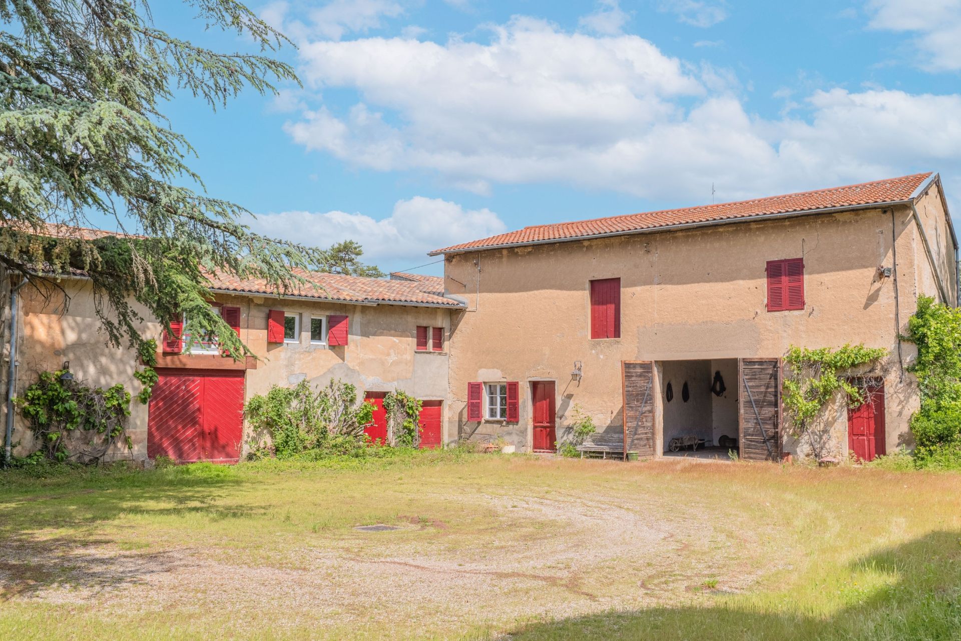 mansion 10 Rooms for sale on BRIGNAIS (69530)