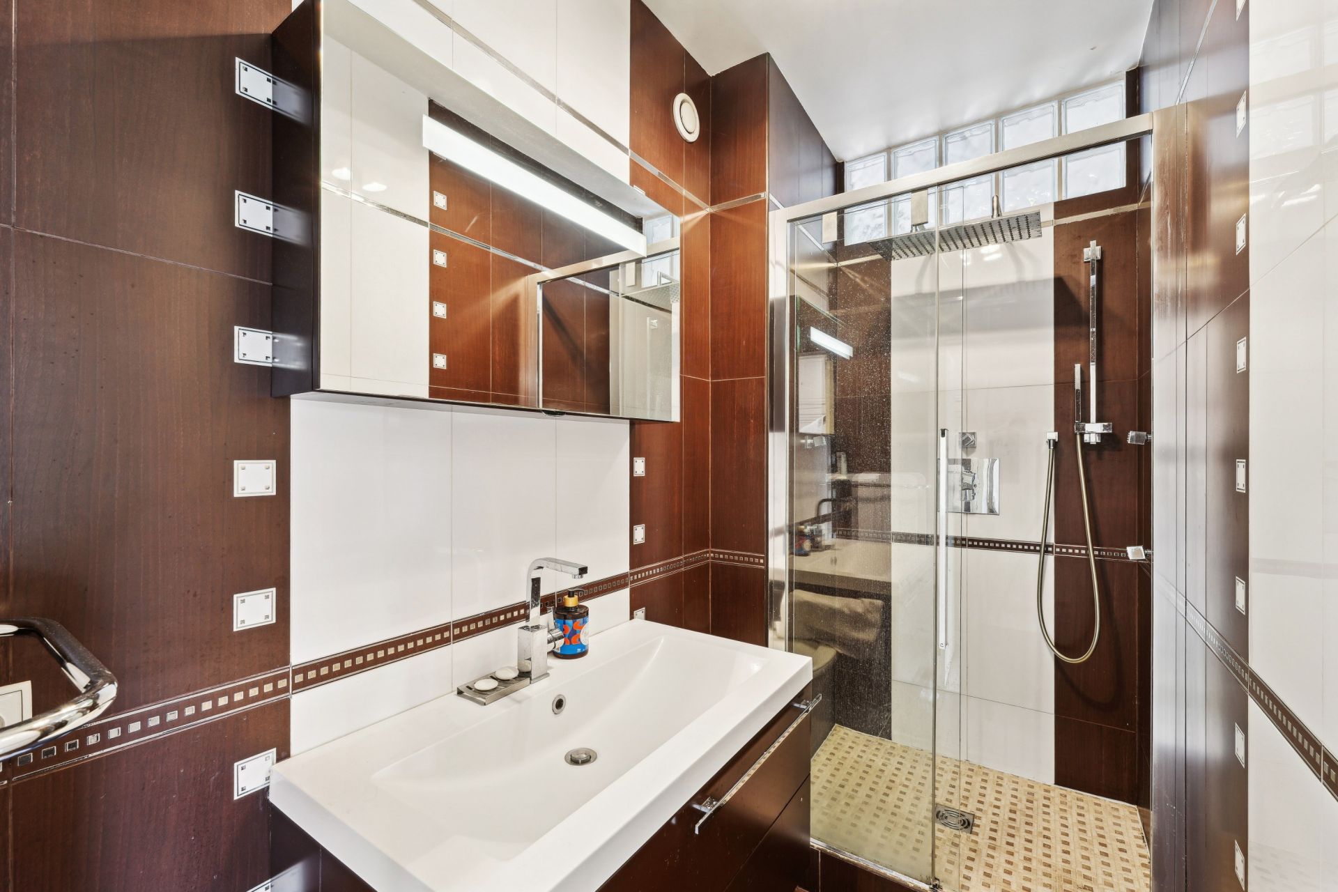 luxury apartment 7 Rooms for sale on NEUILLY SUR SEINE (92200)