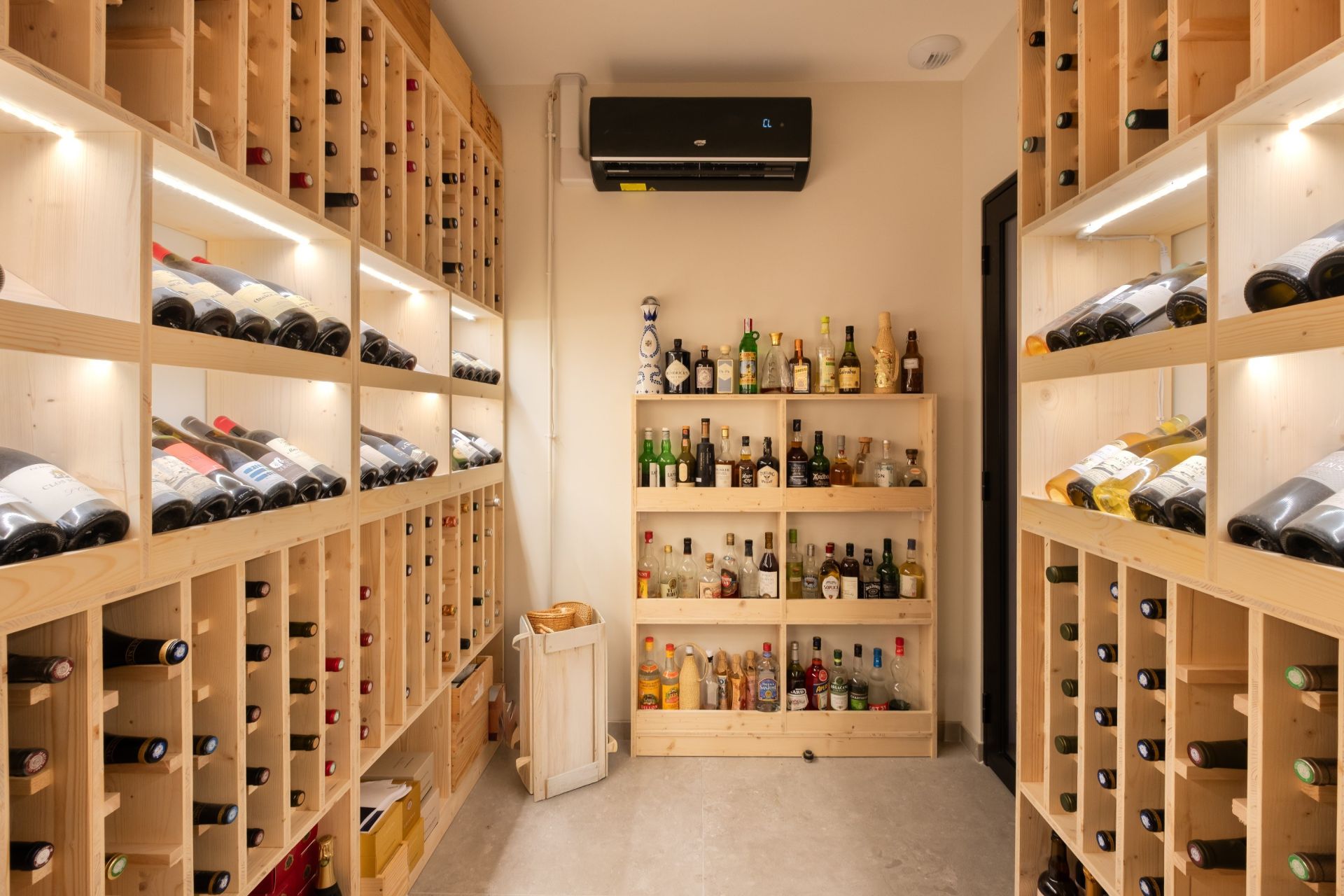 luxury house 9 Rooms for sale on MONTFERRIER SUR LEZ (34980)