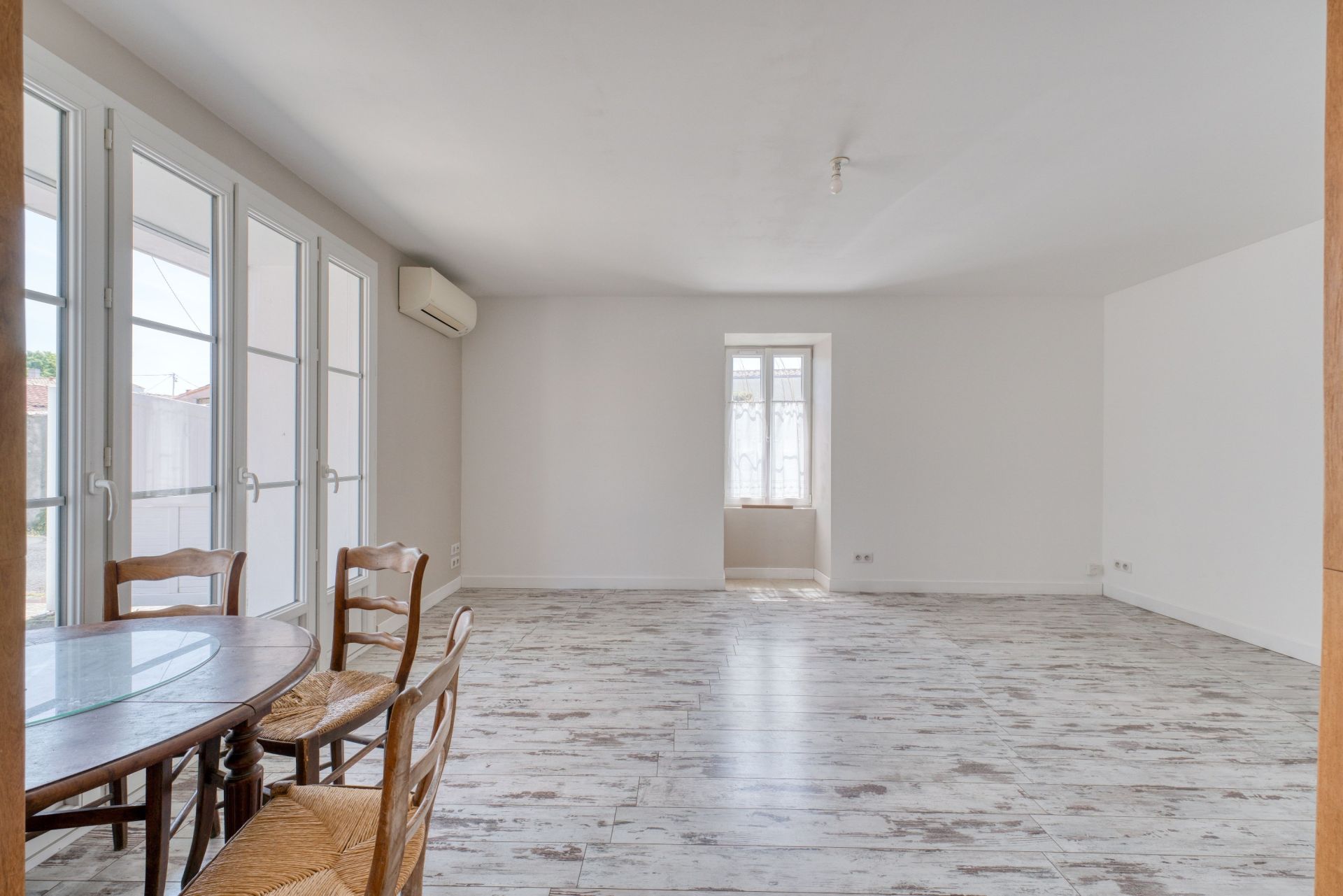 luxury house 8 Rooms for sale on ST DENIS D OLERON (17650)