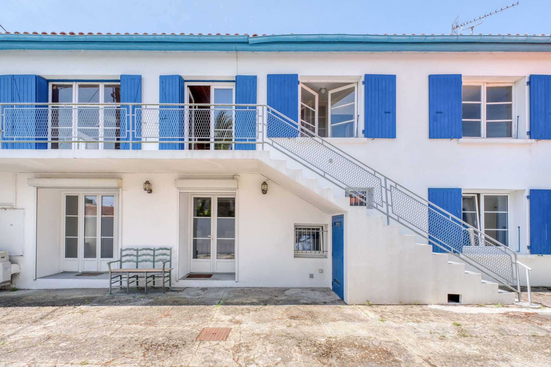 luxury house 8 Rooms for sale on ST DENIS D OLERON (17650)