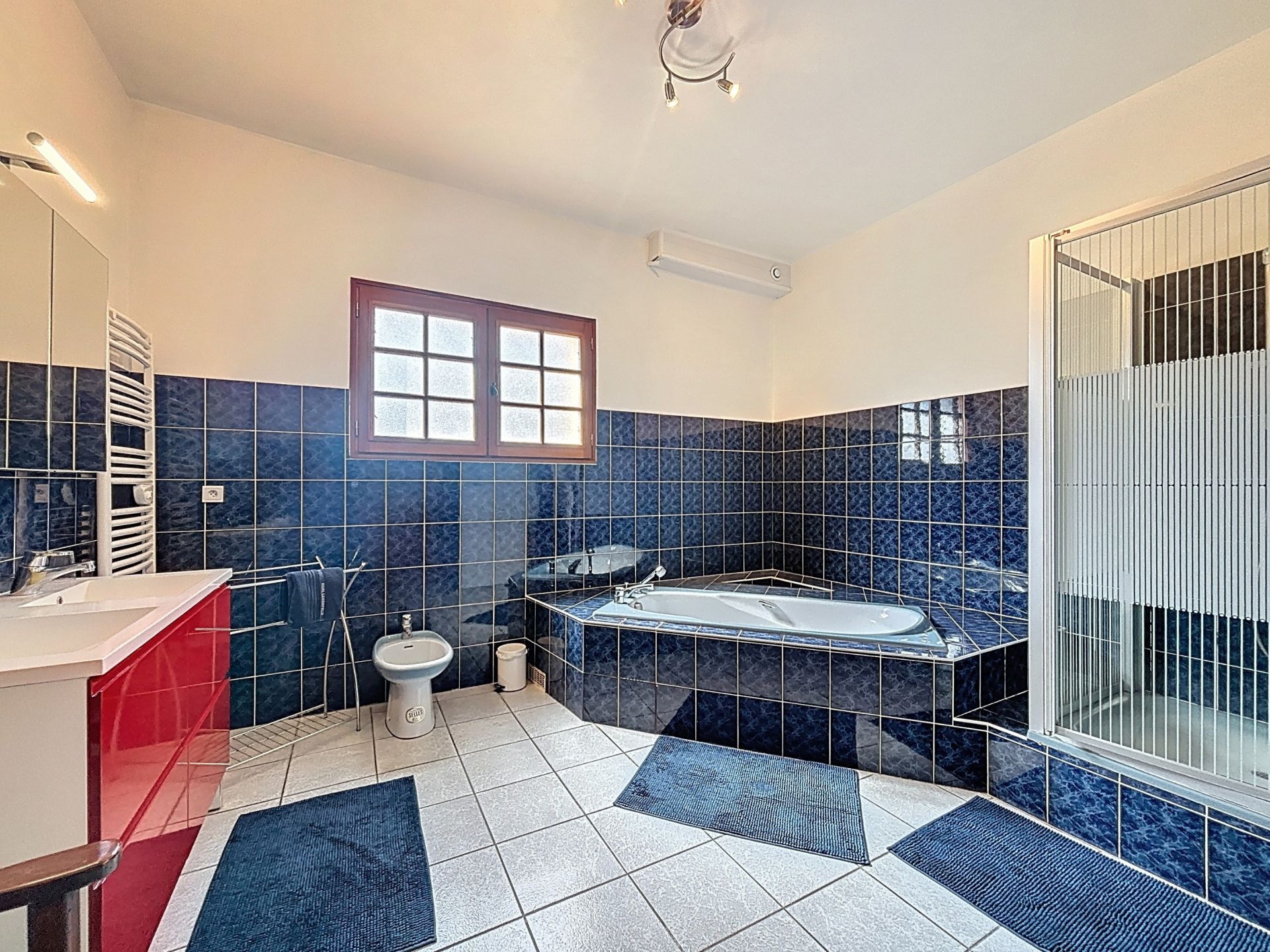 luxury house 10 Rooms for sale on MIMIZAN (40200)