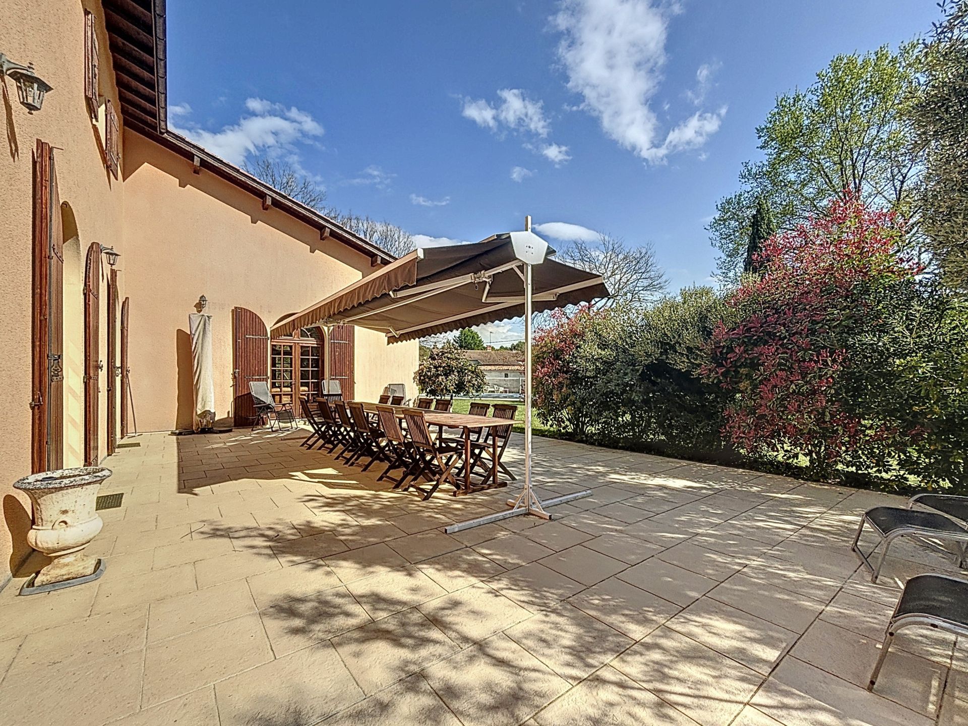 luxury house 10 Rooms for sale on MIMIZAN (40200)