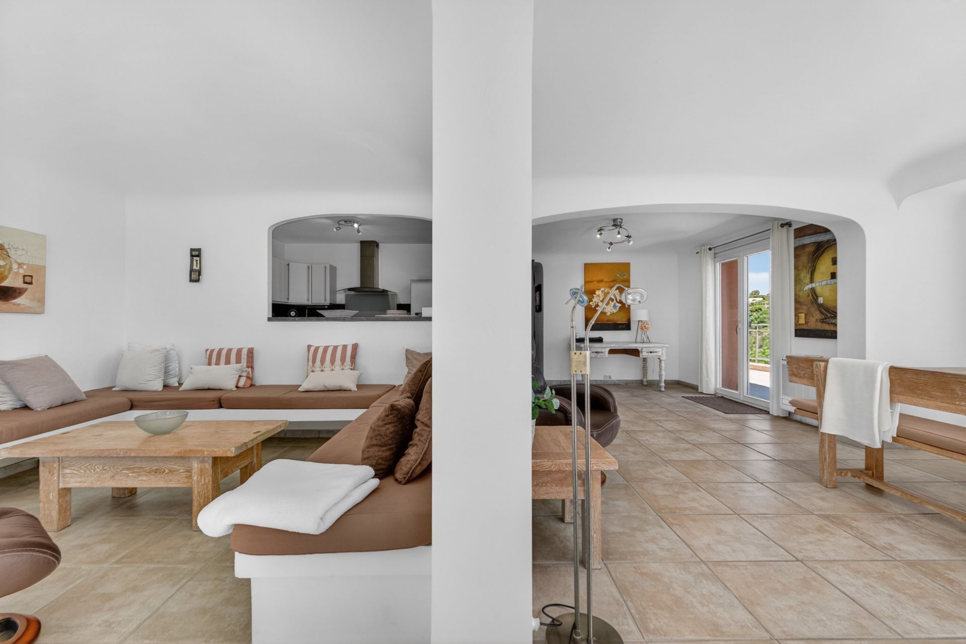 contemporary house 5 Rooms for sale on THEOULE SUR MER (06590)