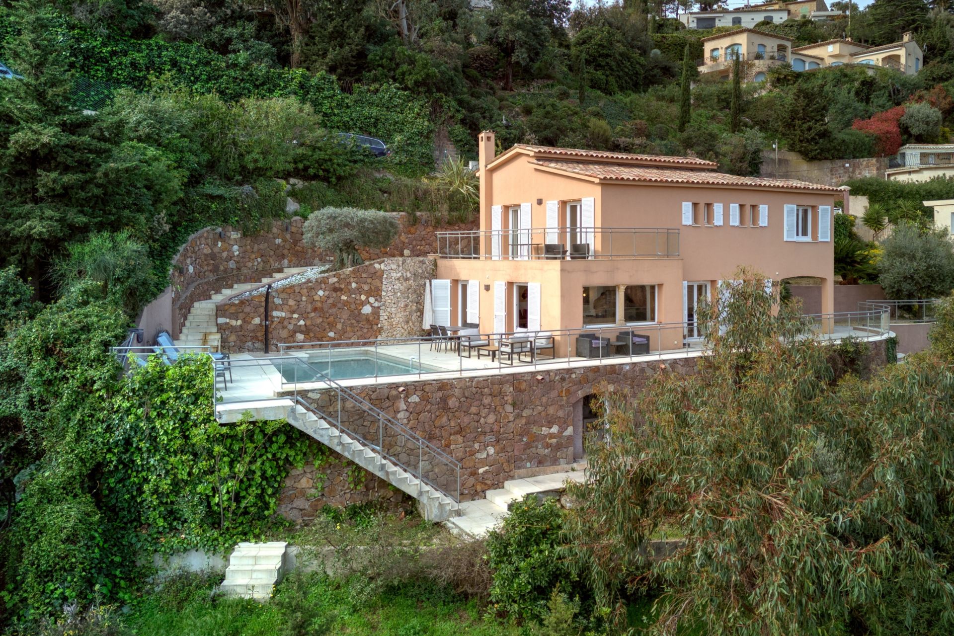 contemporary house 5 Rooms for sale on THEOULE SUR MER (06590)
