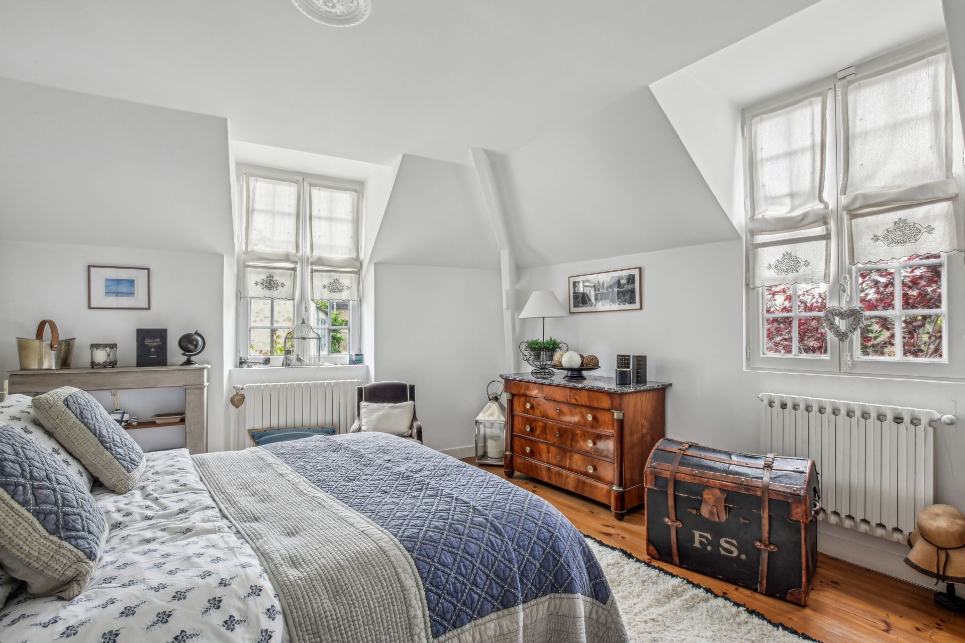 luxury house 10 Rooms for sale on ORGEVAL (78630)