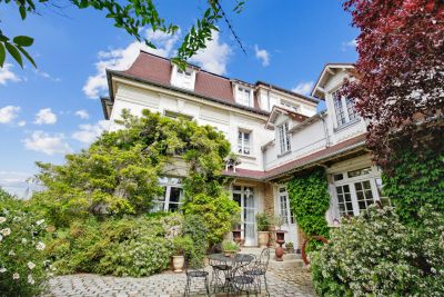 Sale Luxury house Orgeval 10 Rooms 280 m²