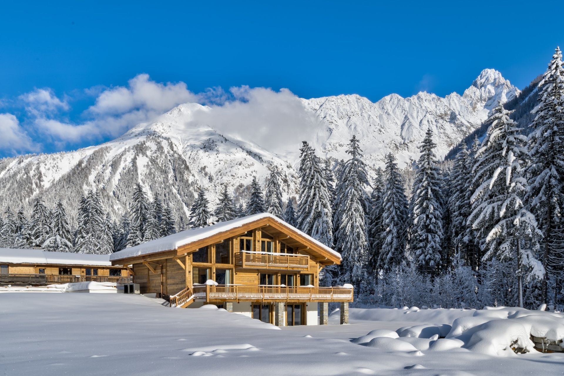 luxury chalet 10 Rooms for sale on ARGENTIERE (74400)