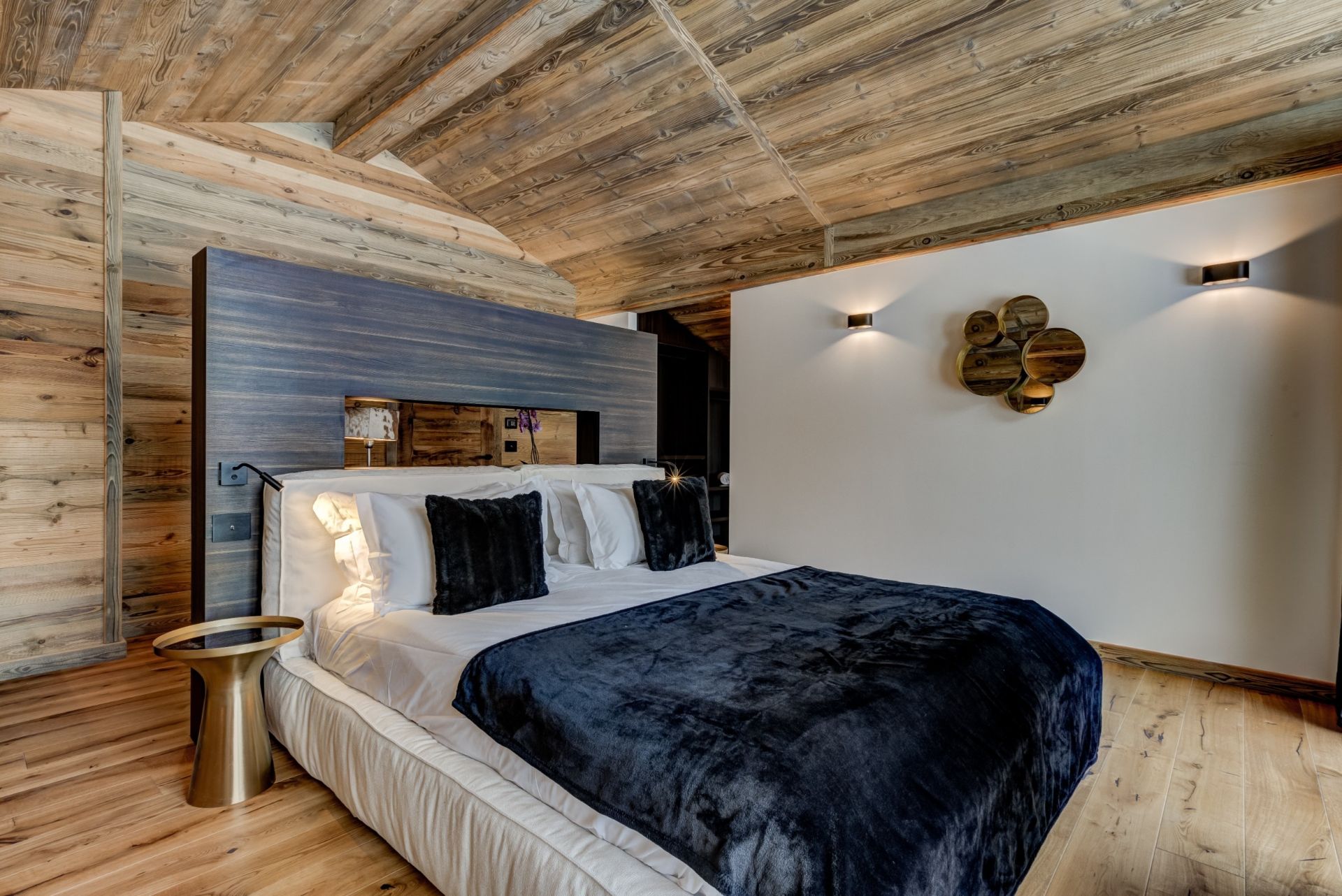 luxury chalet 10 Rooms for sale on ARGENTIERE (74400)