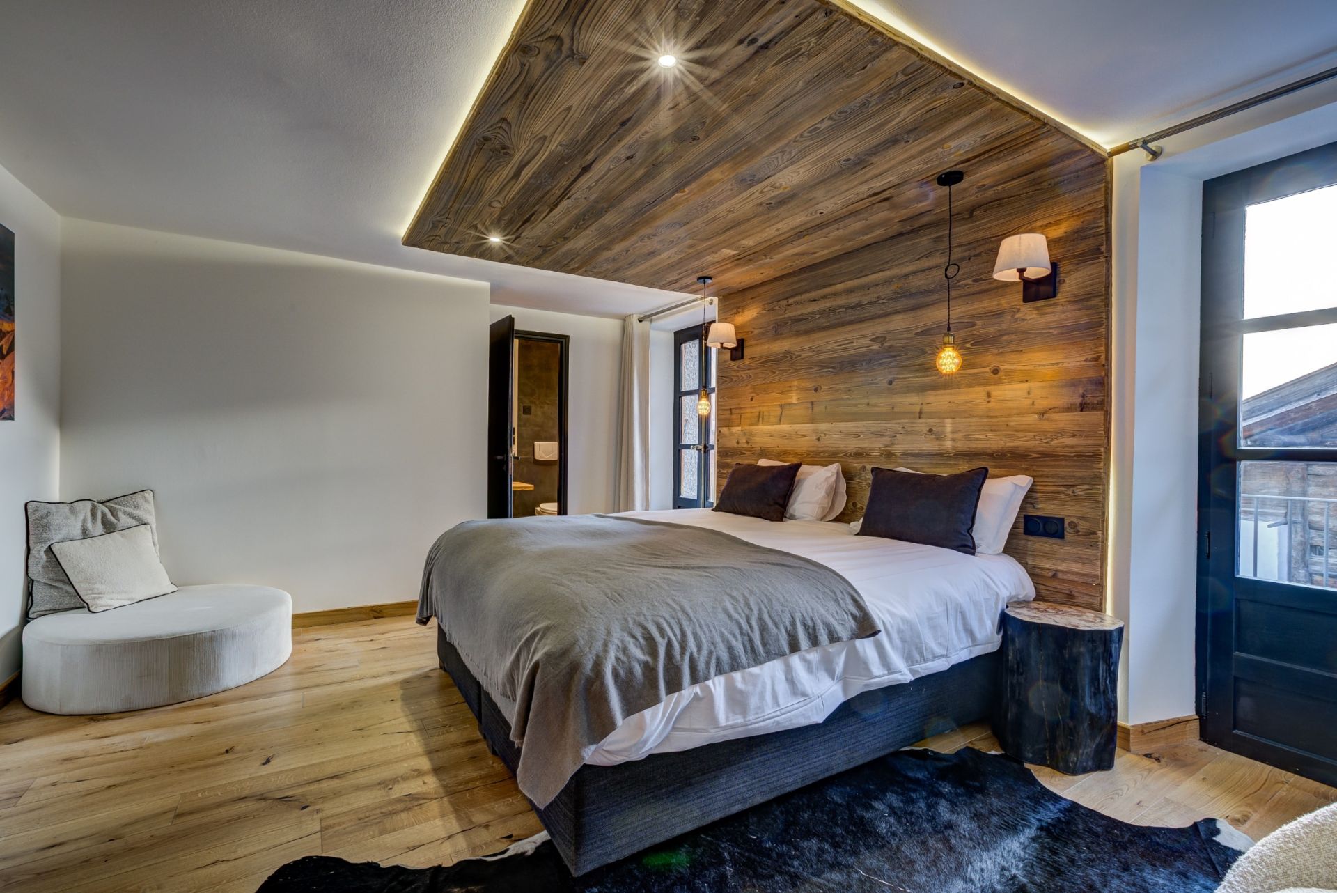 luxury house 9 Rooms for sale on ARGENTIERE (74400)