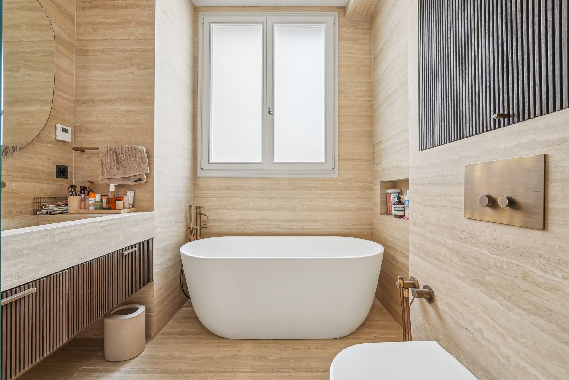 luxury apartment 6 Rooms for sale on PARIS (75016)