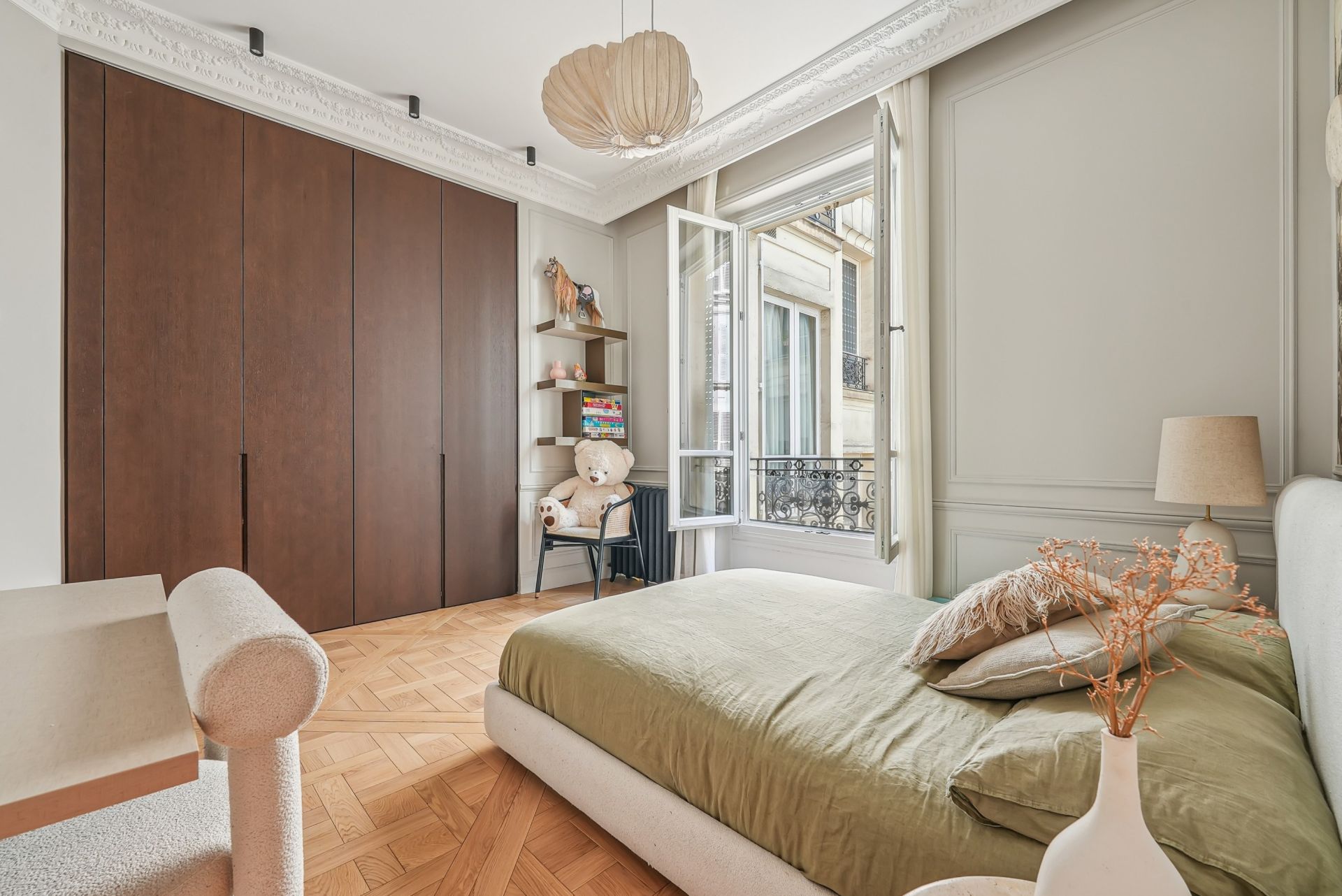 luxury apartment 6 Rooms for sale on PARIS (75016)