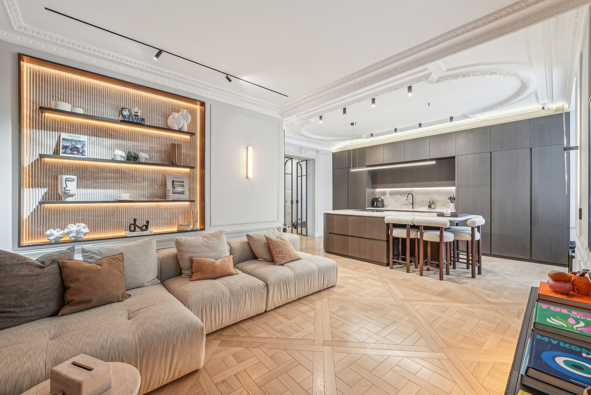 luxury apartment 6 Rooms for sale on PARIS (75016)