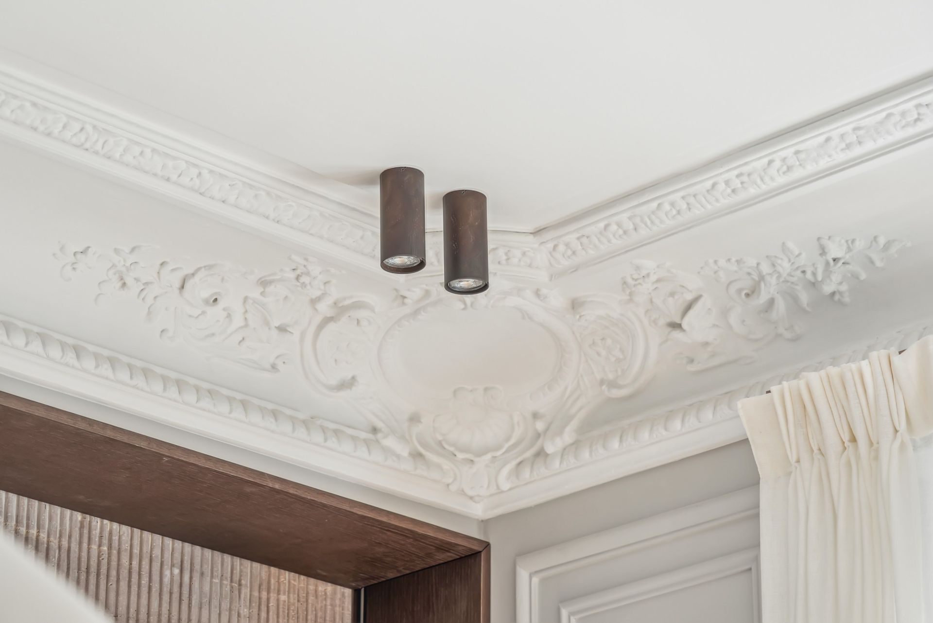 luxury apartment 6 Rooms for sale on PARIS (75016)