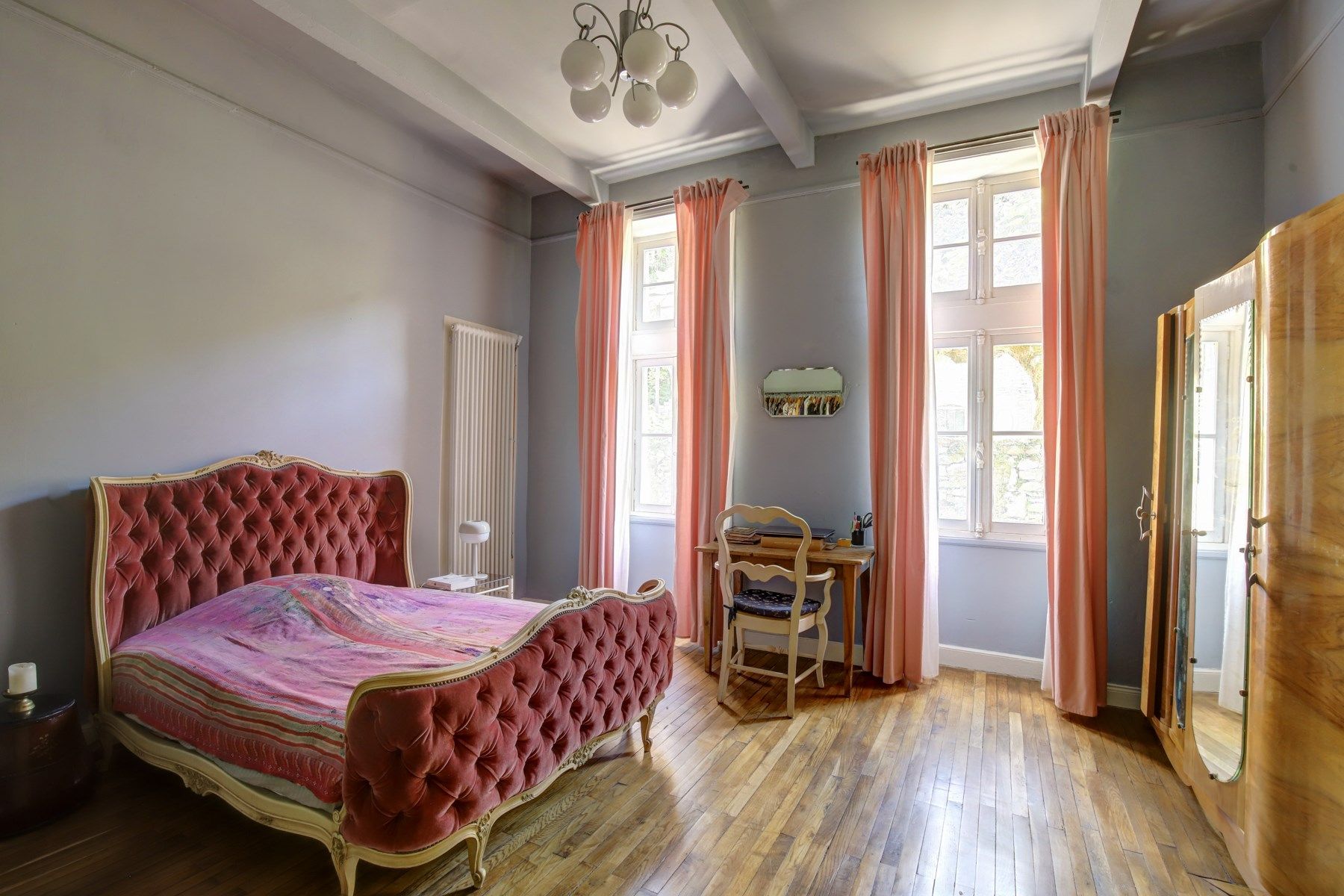 castle 35 Rooms for sale on FIGEAC (46100)