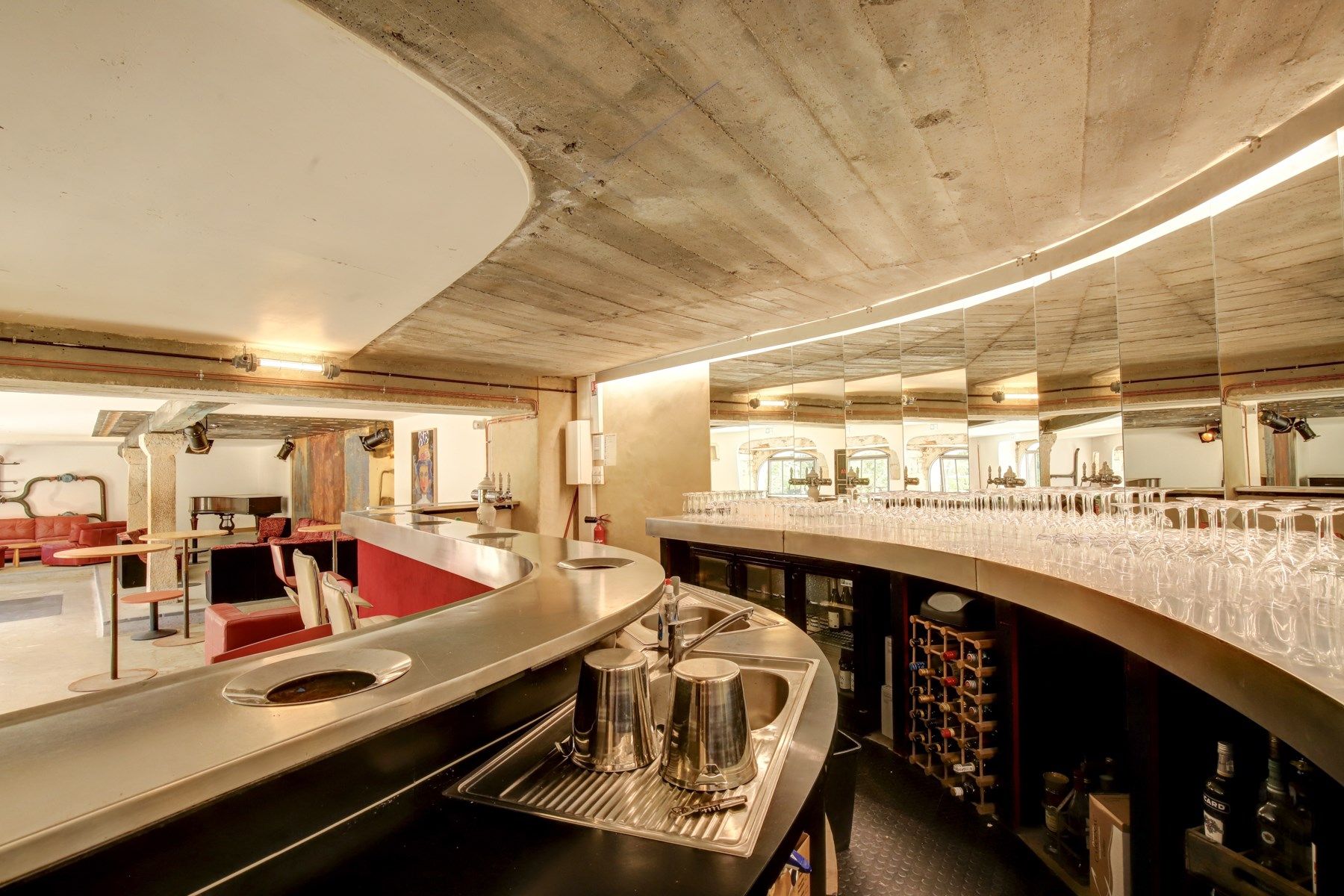 castle 35 Rooms for sale on FIGEAC (46100)