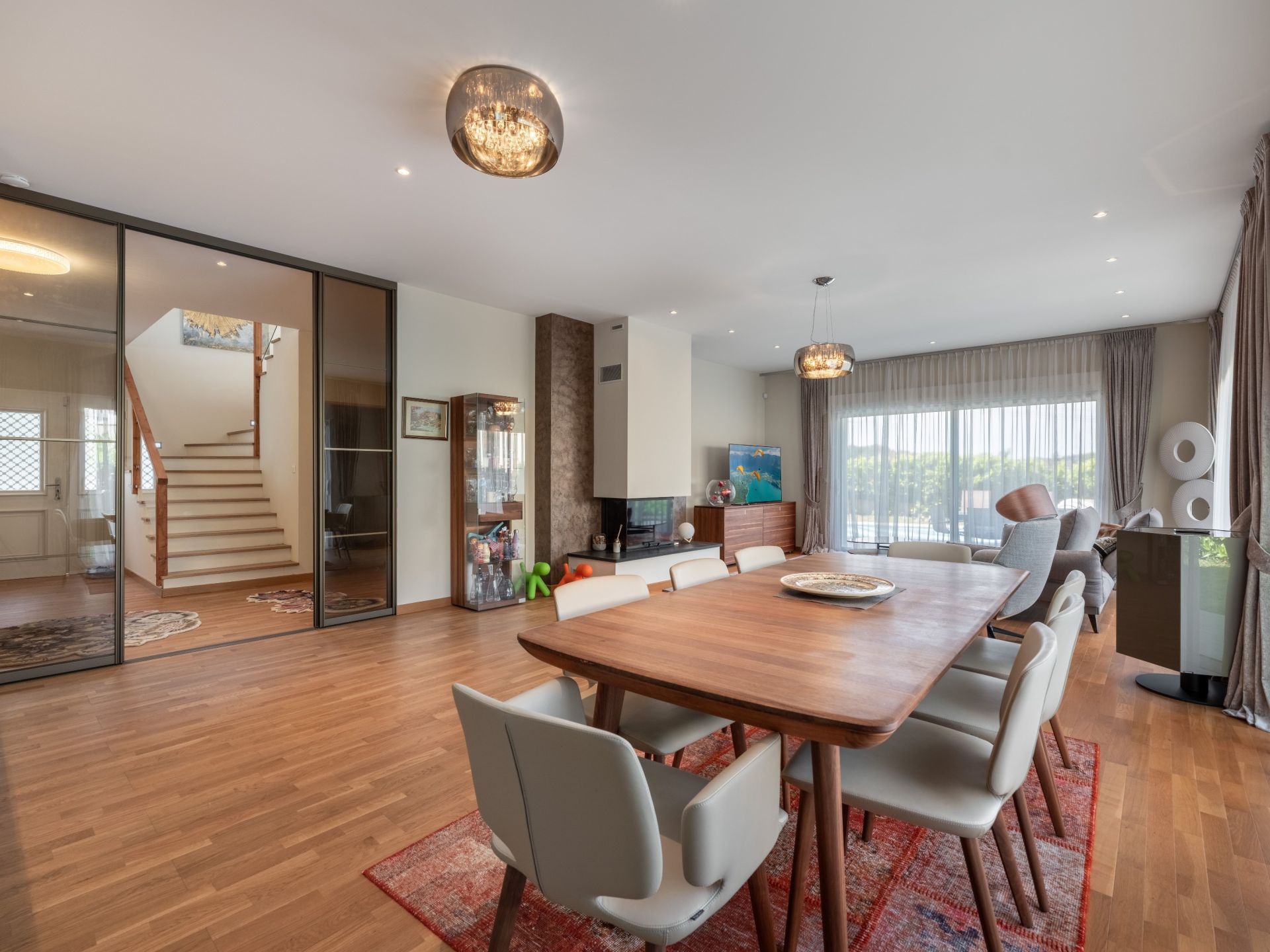 luxury house 9 Rooms for sale on CHENS SUR LEMAN (74140)