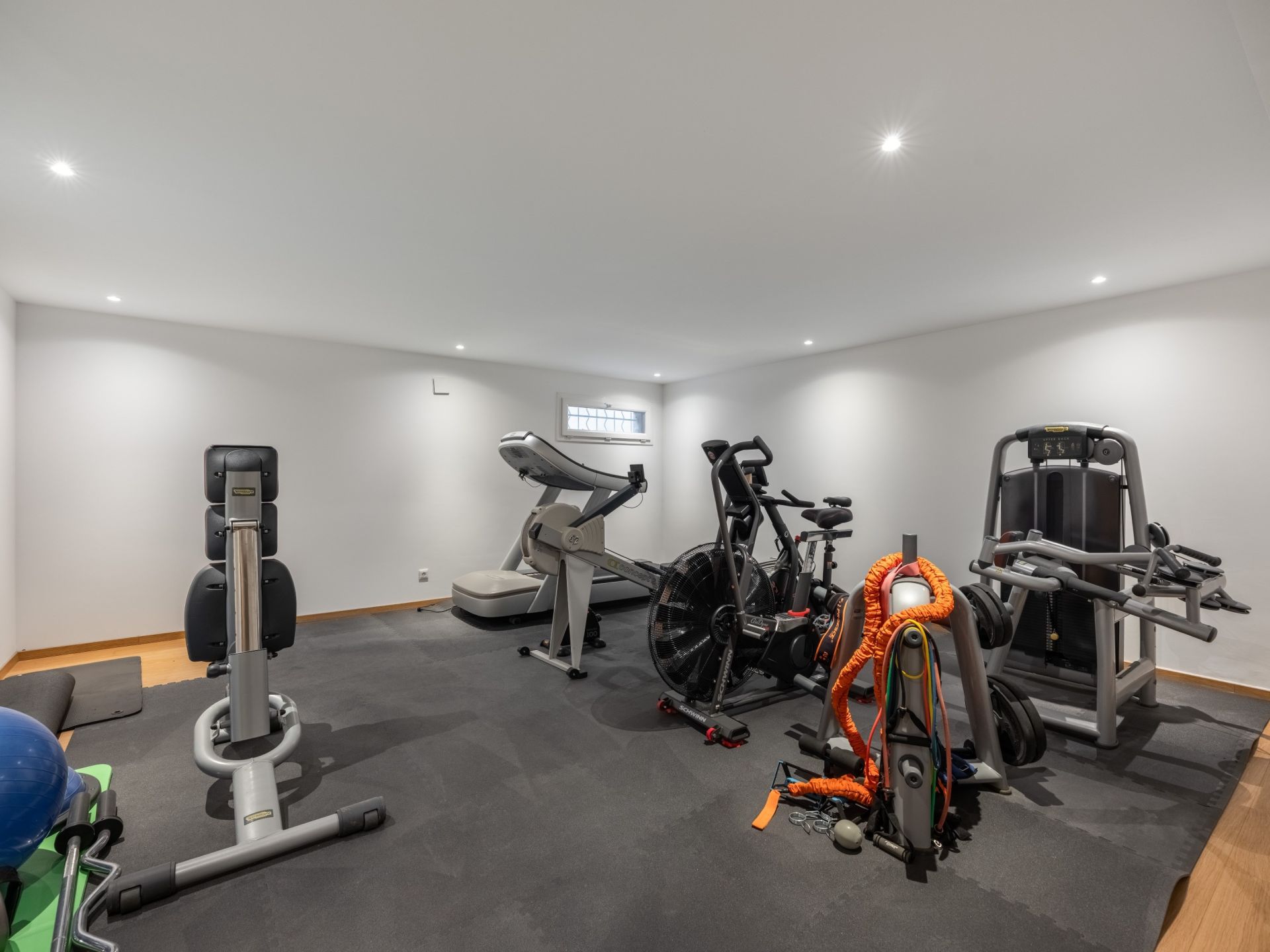 luxury house 9 Rooms for sale on CHENS SUR LEMAN (74140)