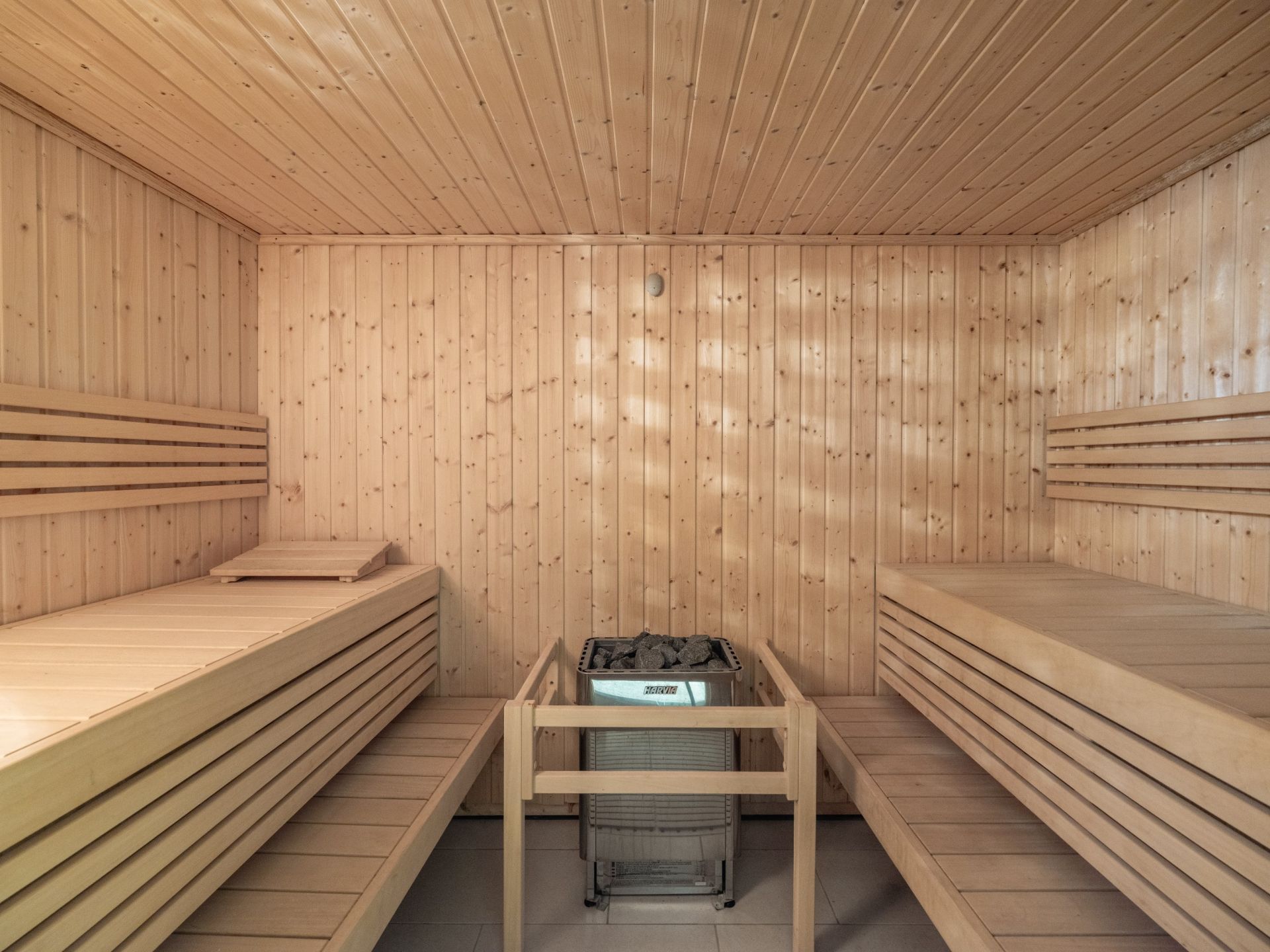 luxury house 9 Rooms for sale on CHENS SUR LEMAN (74140)