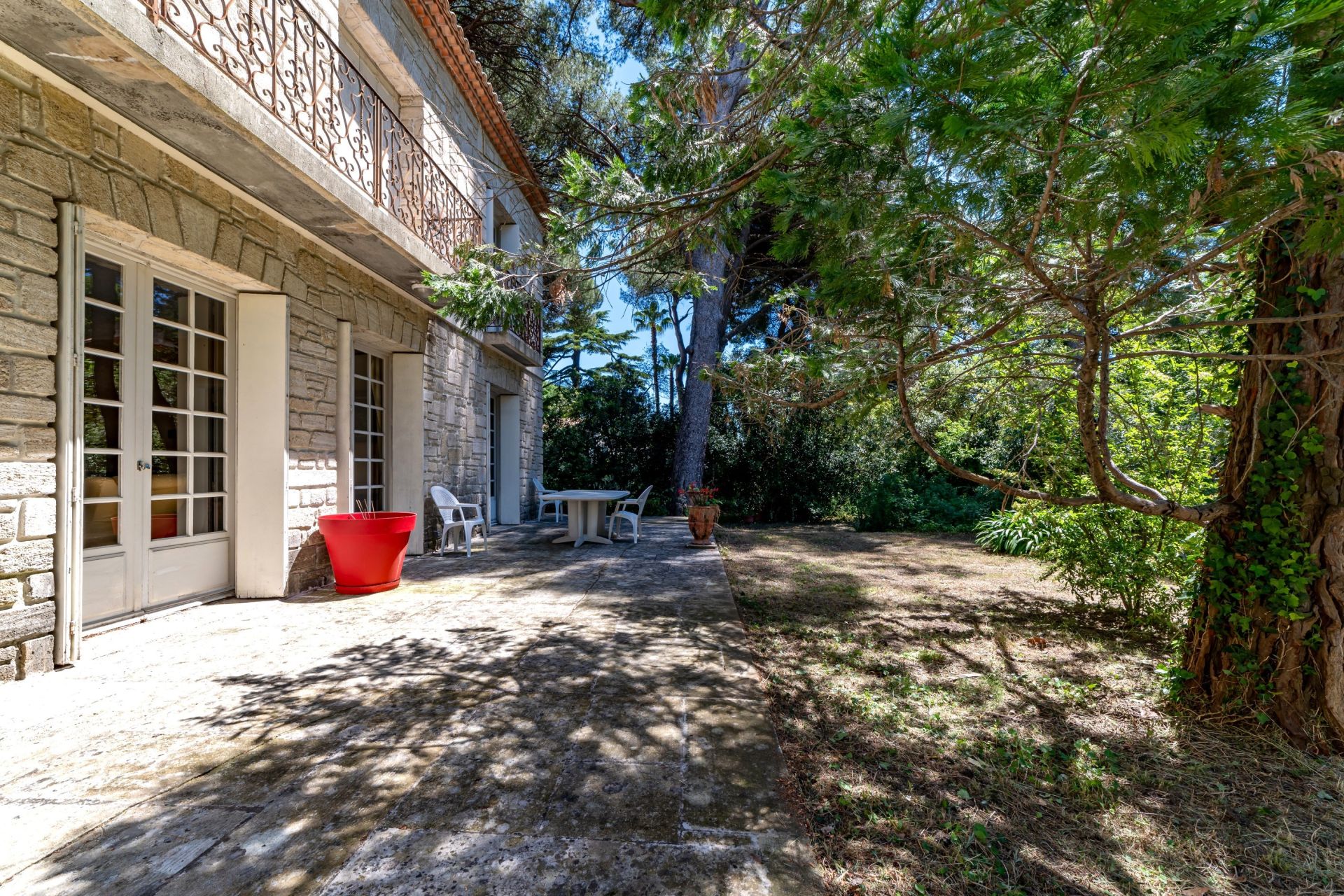 luxury house 9 Rooms for sale on MONTPELLIER (34000)