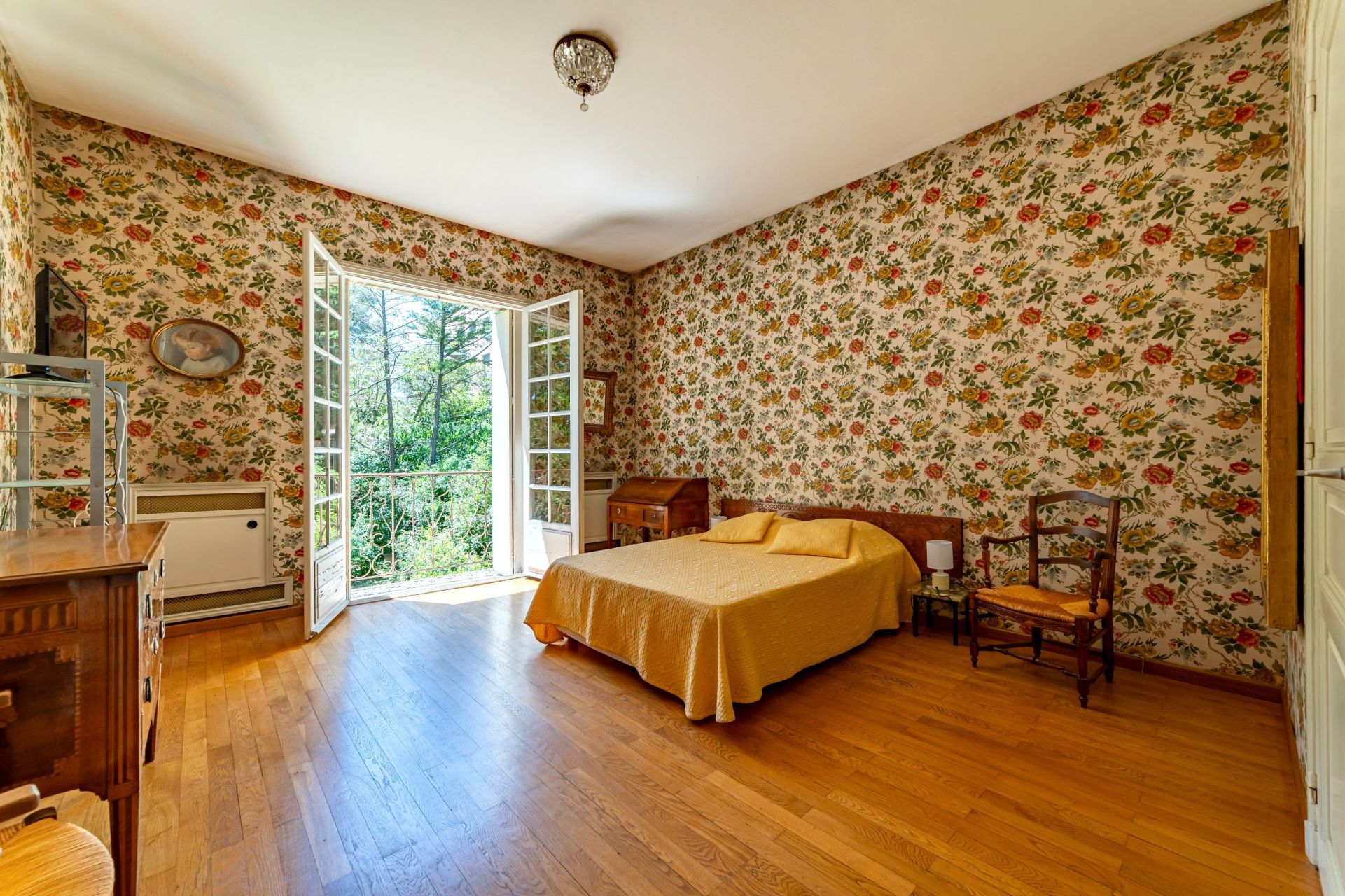 luxury house 9 Rooms for sale on MONTPELLIER (34000)