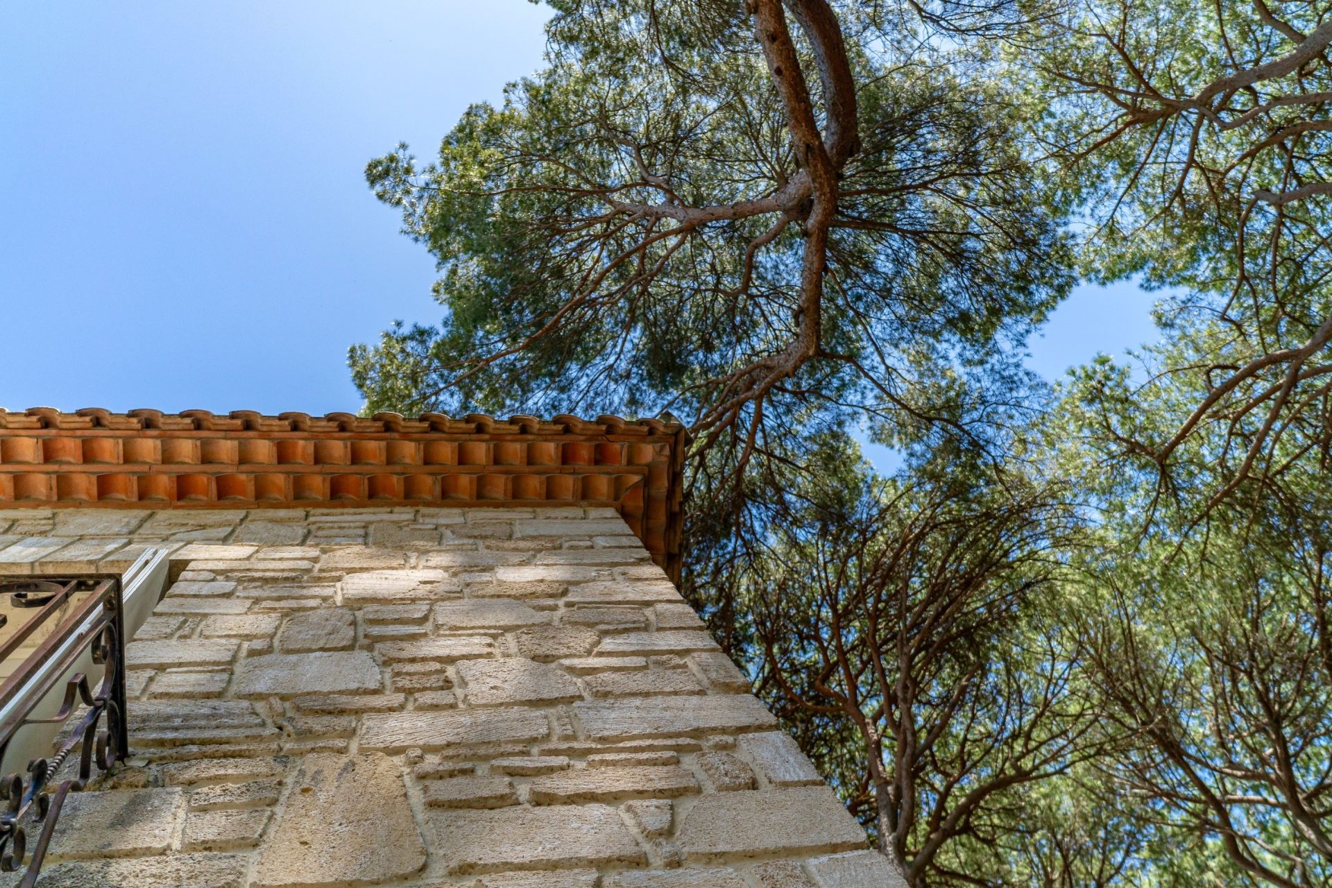 luxury house 9 Rooms for sale on MONTPELLIER (34000)