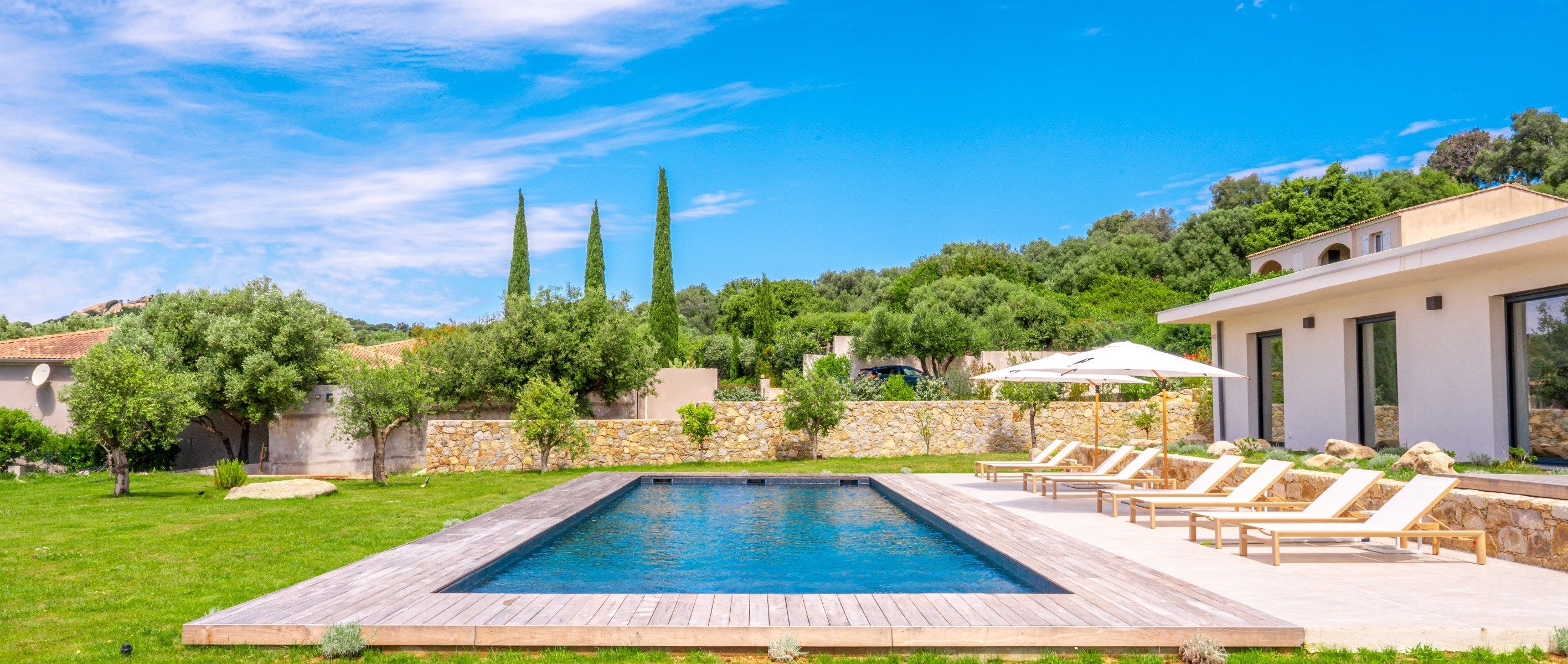 luxury house 9 Rooms for seasonal rent on LUMIO (20260)