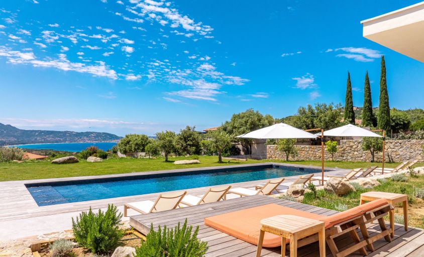maison de luxe 9 Pièces en location saisonnière sur LUMIO (20260)