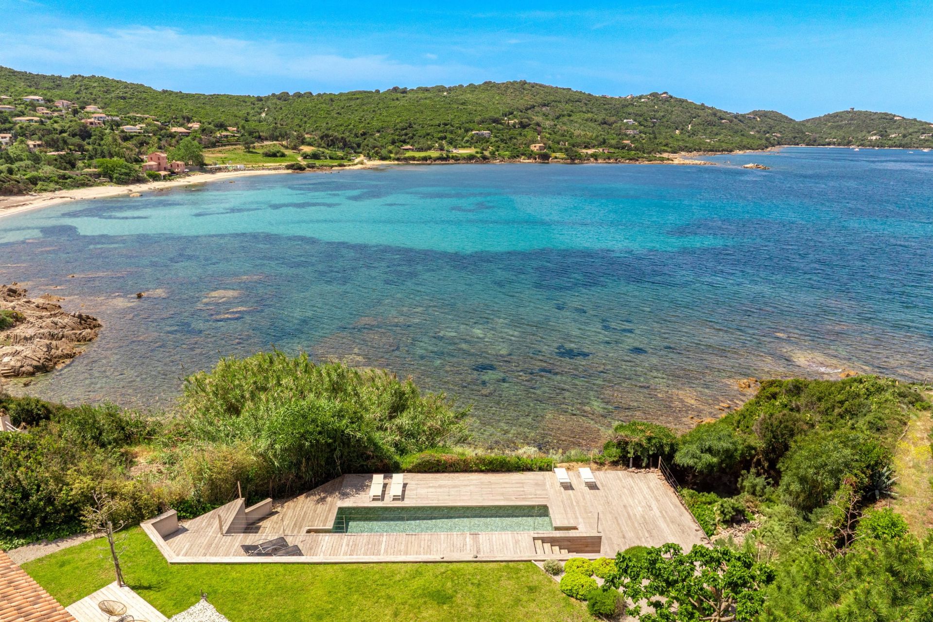 maison de luxe 7 Pièces en location saisonnière sur COTI CHIAVARI (20138)