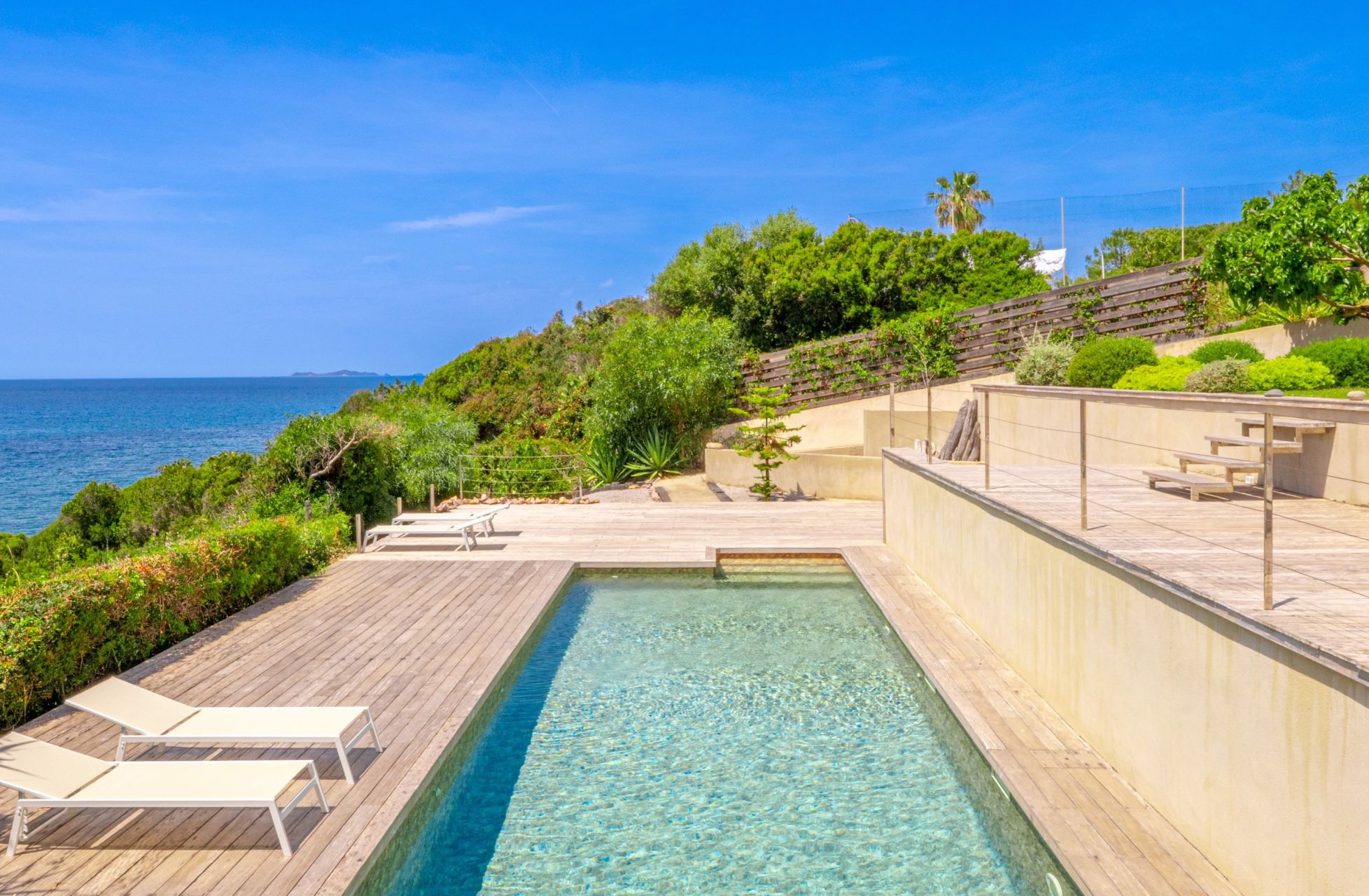 maison de luxe 7 Pièces en location saisonnière sur COTI CHIAVARI (20138)