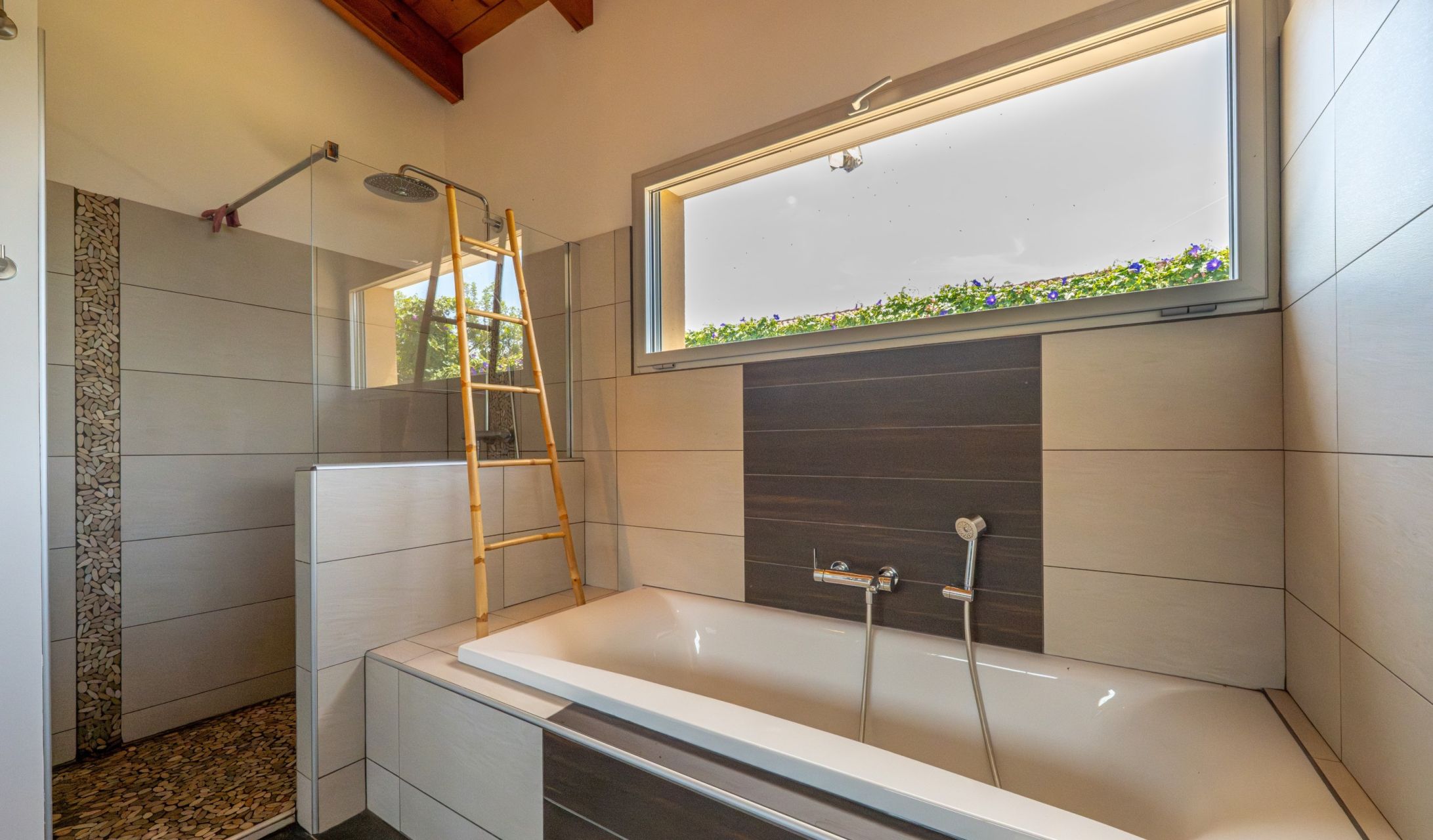 maison de luxe 7 Pièces en location saisonnière sur COTI CHIAVARI (20138)