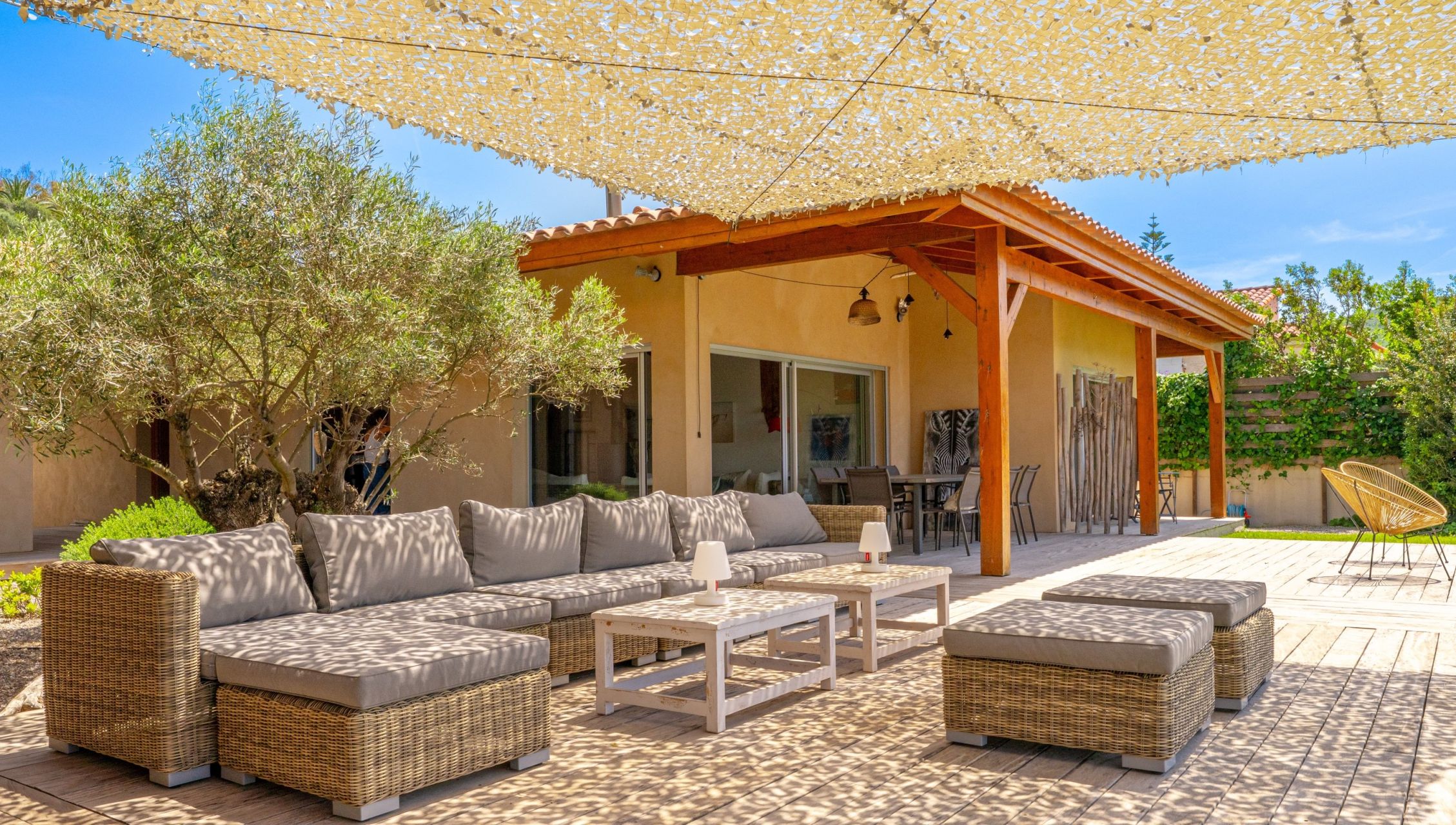 maison de luxe 7 Pièces en location saisonnière sur COTI CHIAVARI (20138)