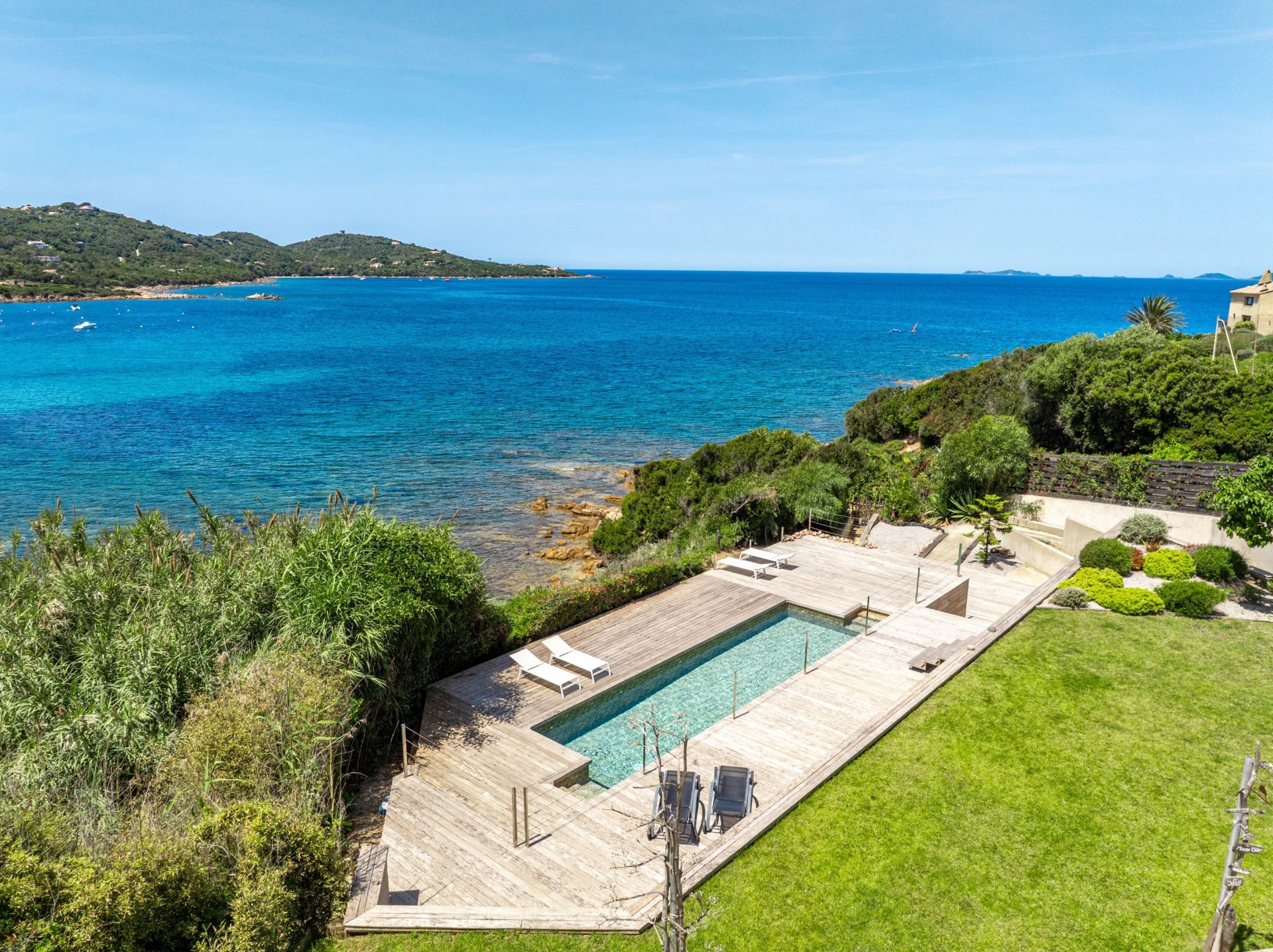 maison de luxe 7 Pièces en location saisonnière sur COTI CHIAVARI (20138)