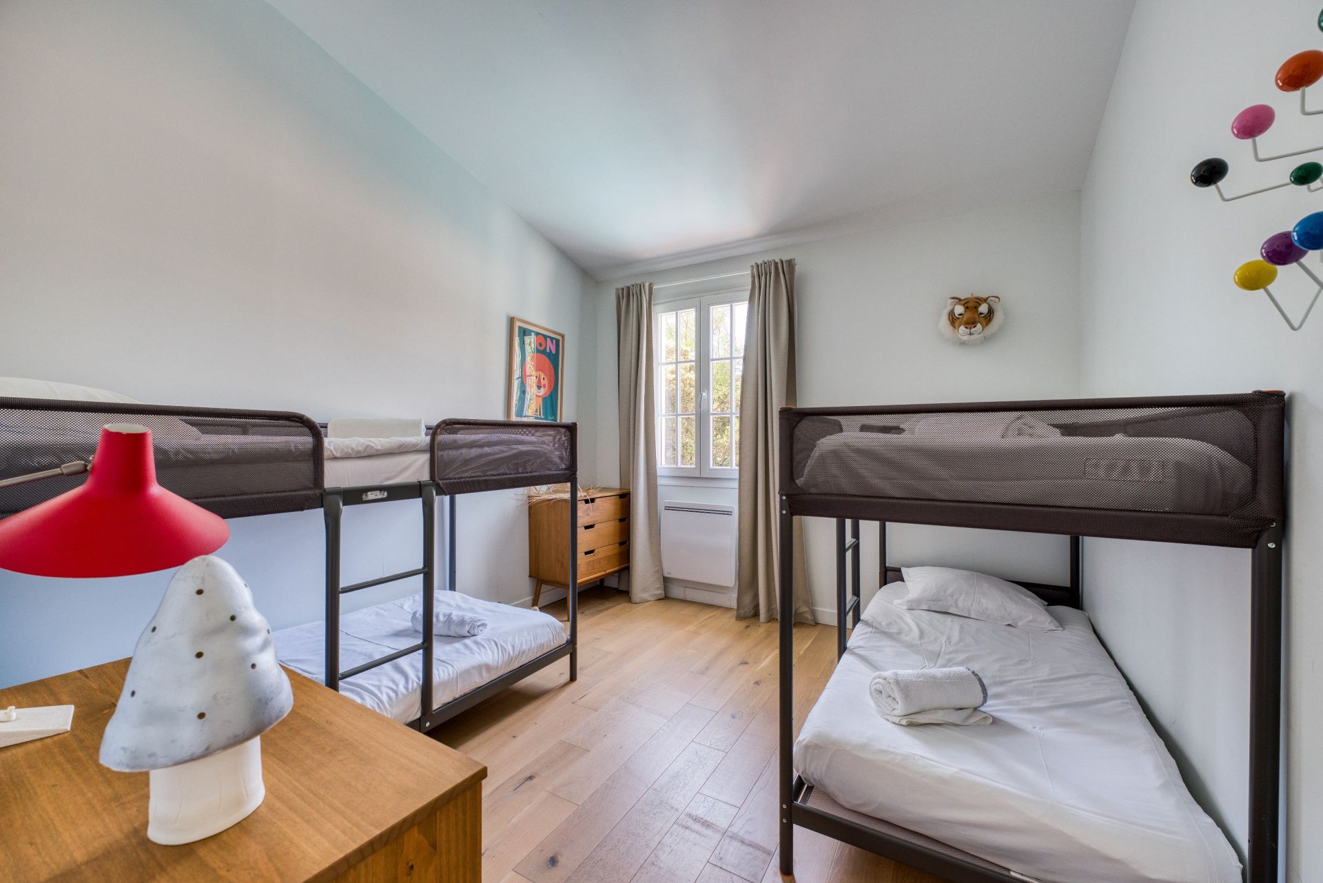 luxury house 9 Rooms for sale on LA COUARDE SUR MER (17670)