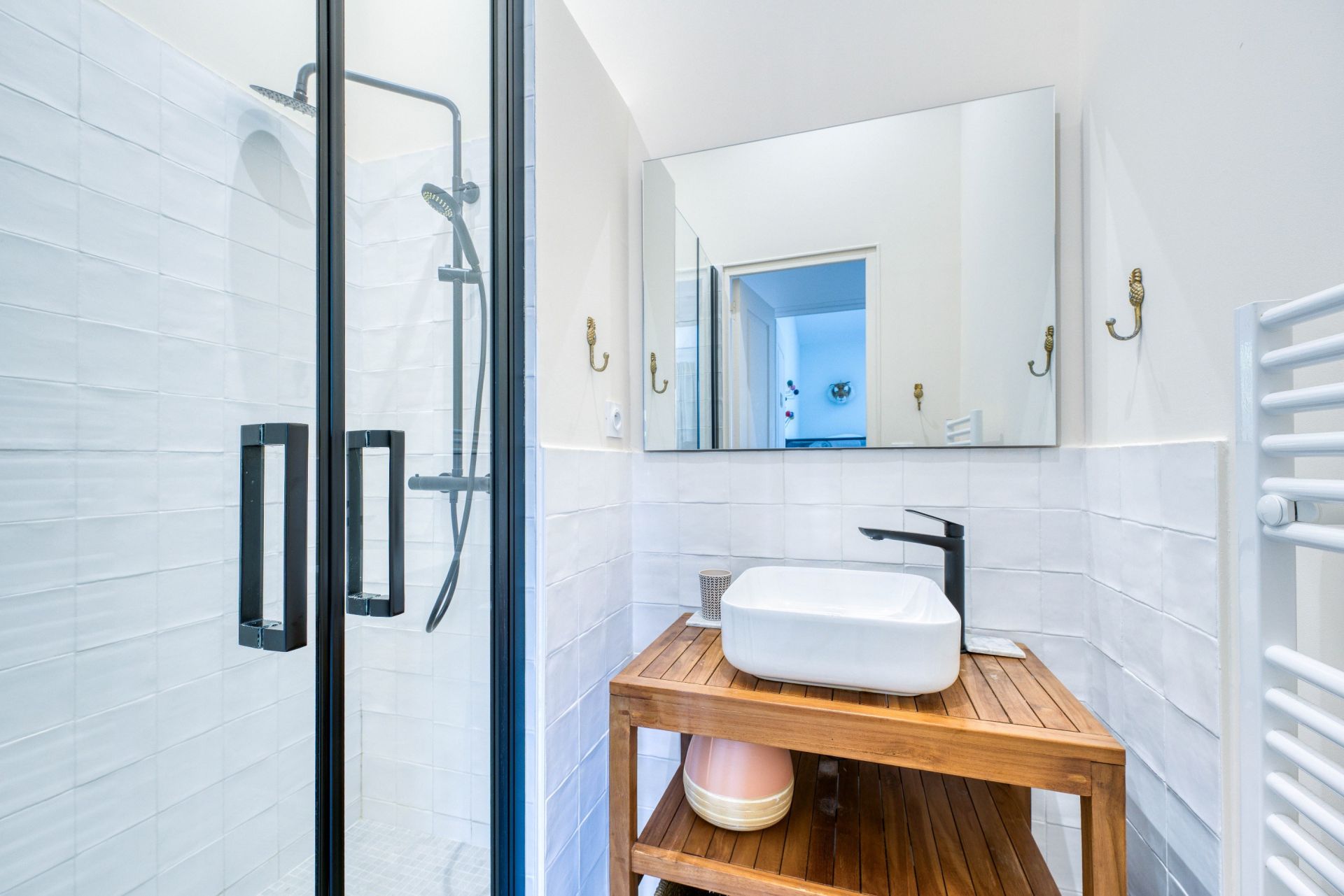 luxury house 9 Rooms for sale on LA COUARDE SUR MER (17670)