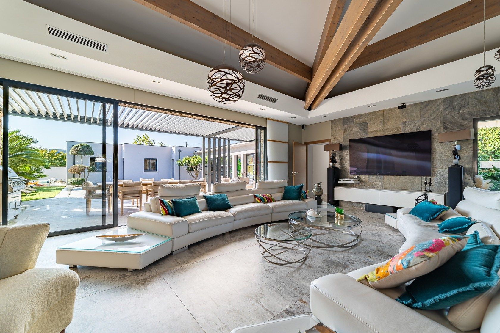 luxury house 5 Rooms for sale on MONTPELLIER (34000)