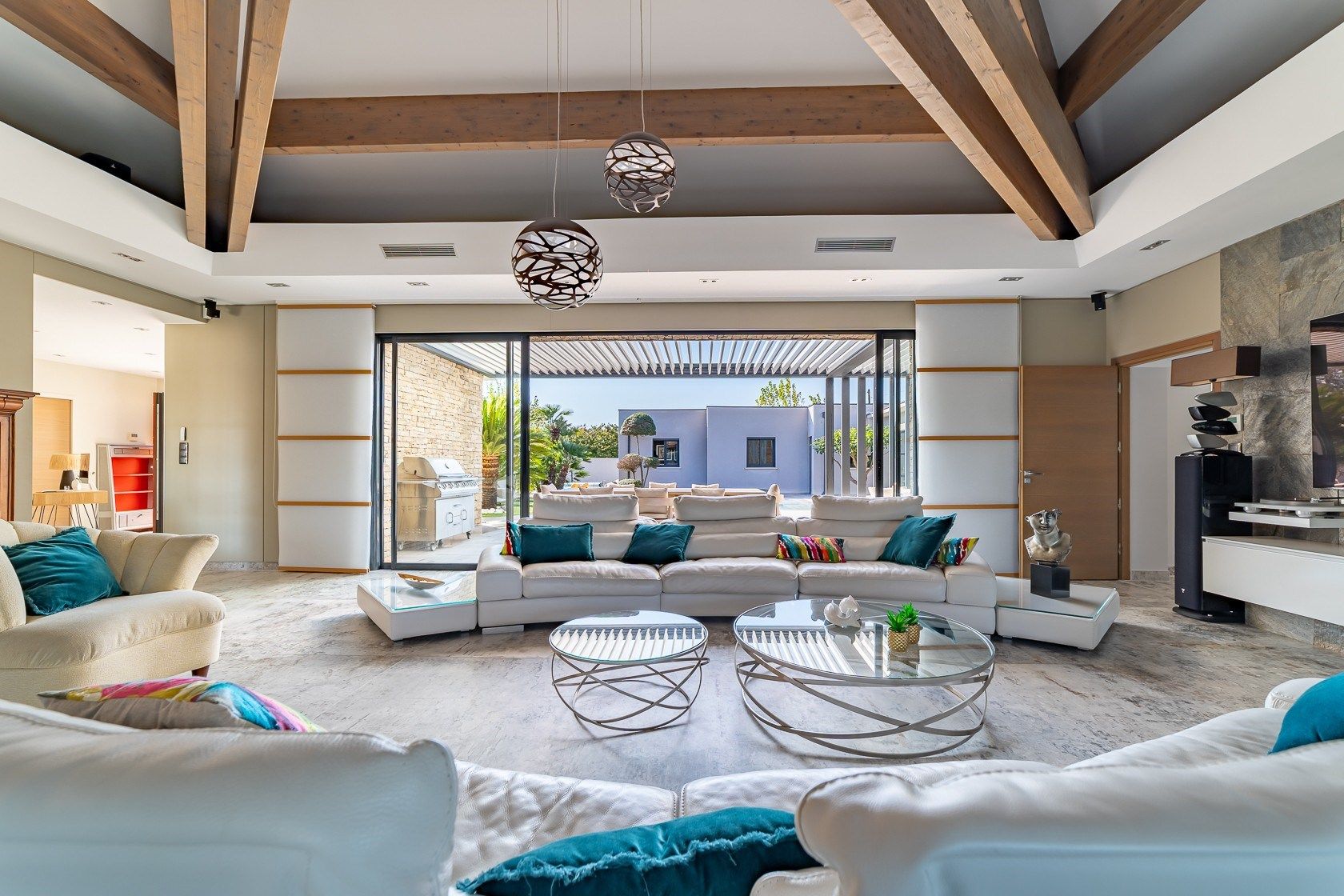 luxury house 5 Rooms for sale on MONTPELLIER (34000)