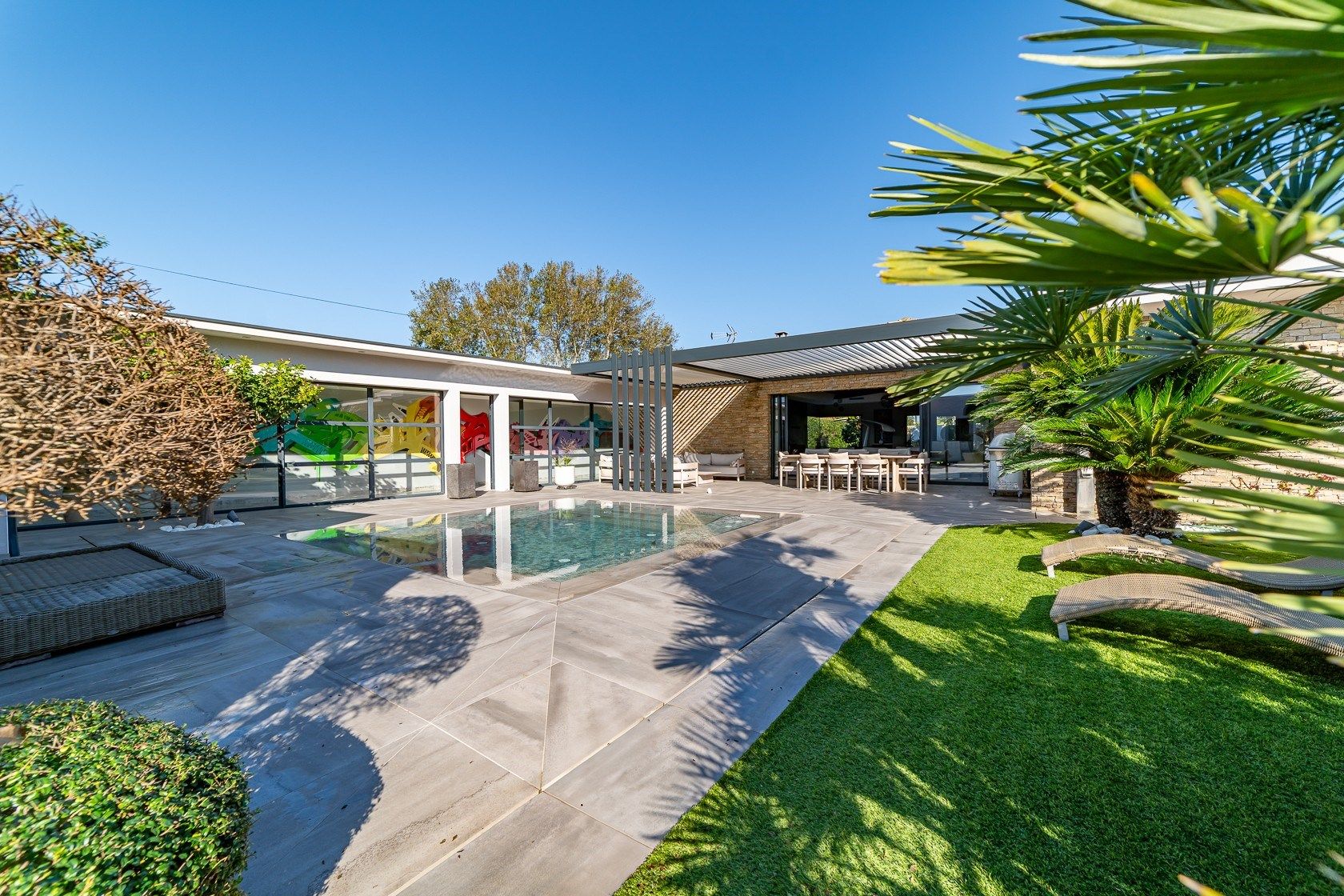 luxury house 5 Rooms for sale on MONTPELLIER (34000)