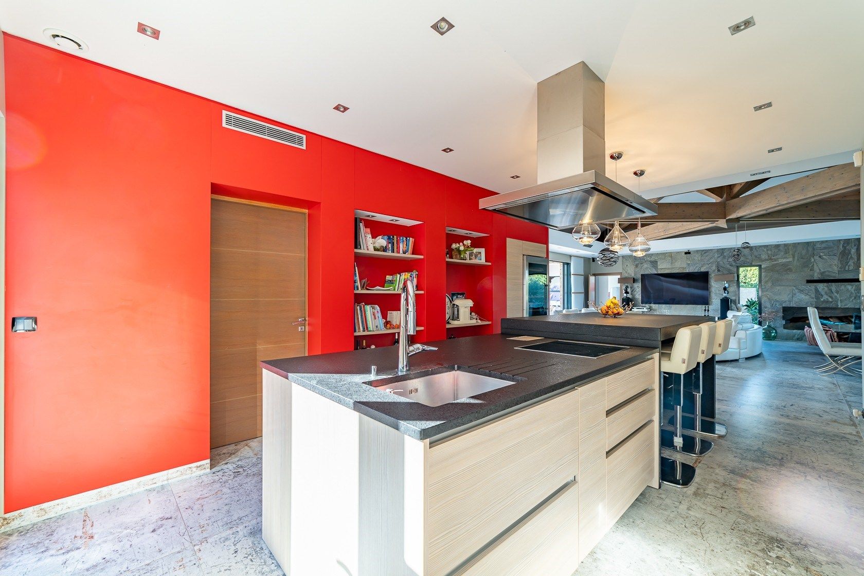 luxury house 5 Rooms for sale on MONTPELLIER (34000)