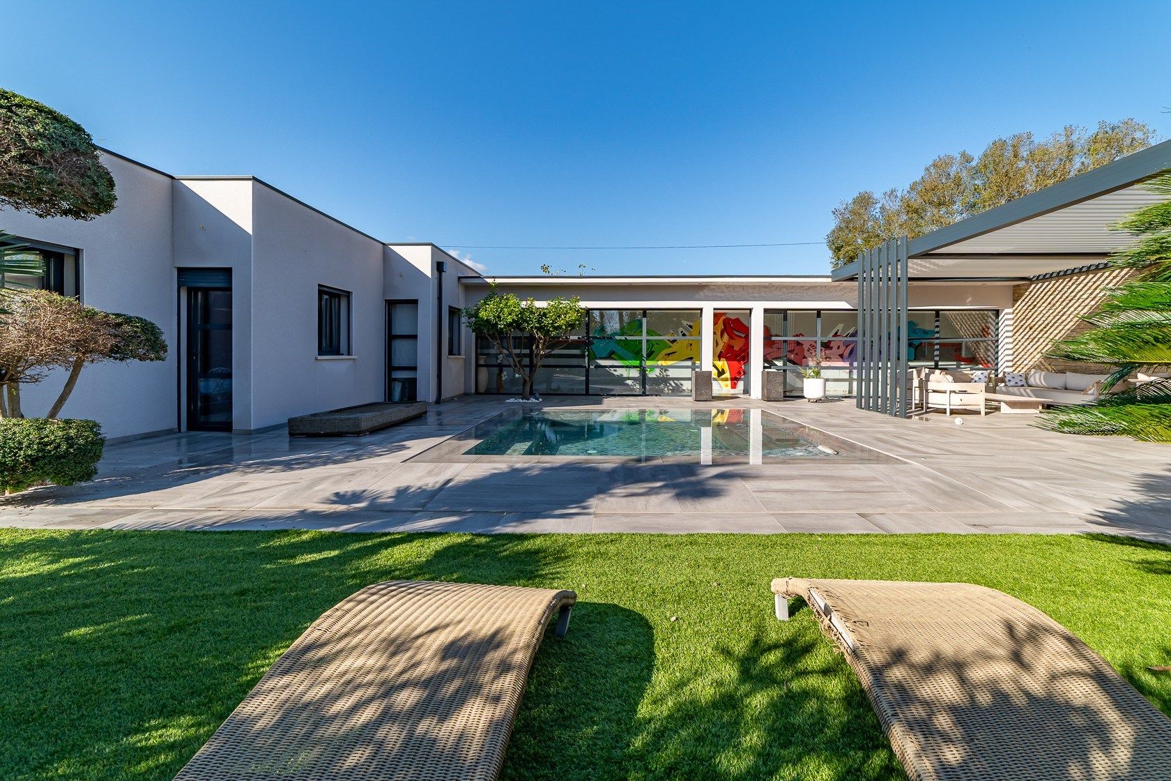 luxury house 5 Rooms for sale on MONTPELLIER (34000)