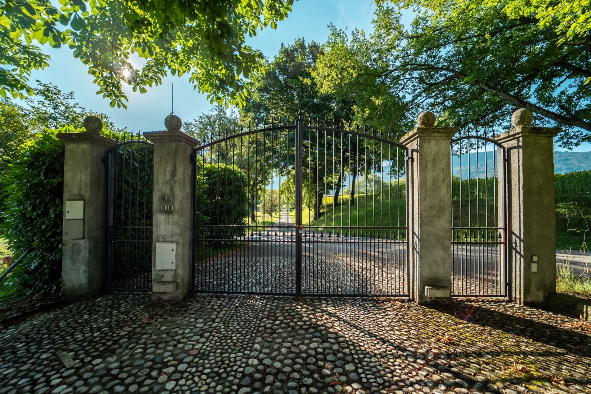 castle 19 Rooms for sale on LULLY (74890)