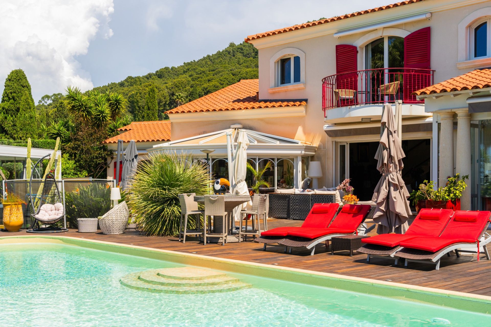 luxury house 10 Rooms for sale on CARQUEIRANNE (83320)