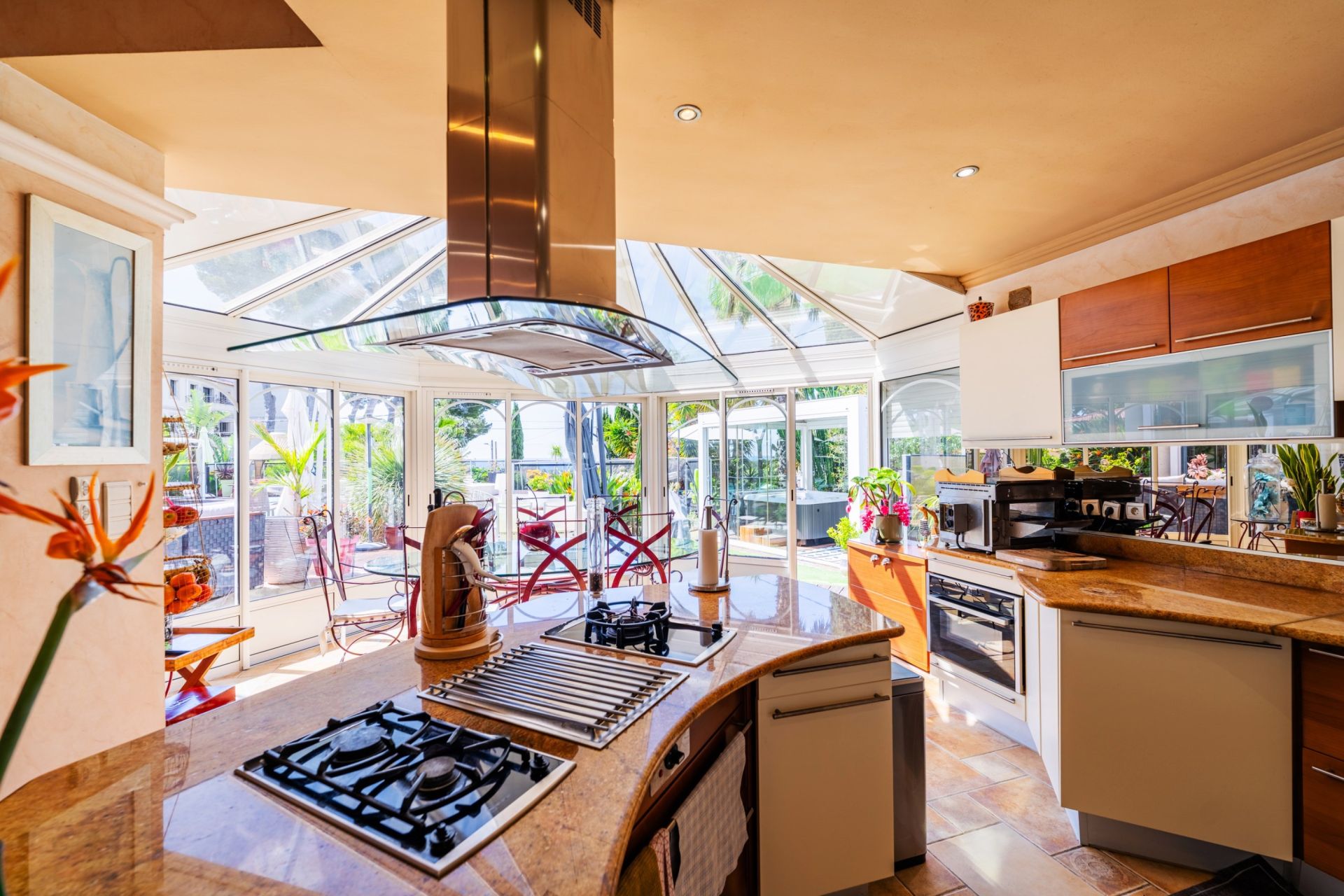 luxury house 10 Rooms for sale on CARQUEIRANNE (83320)