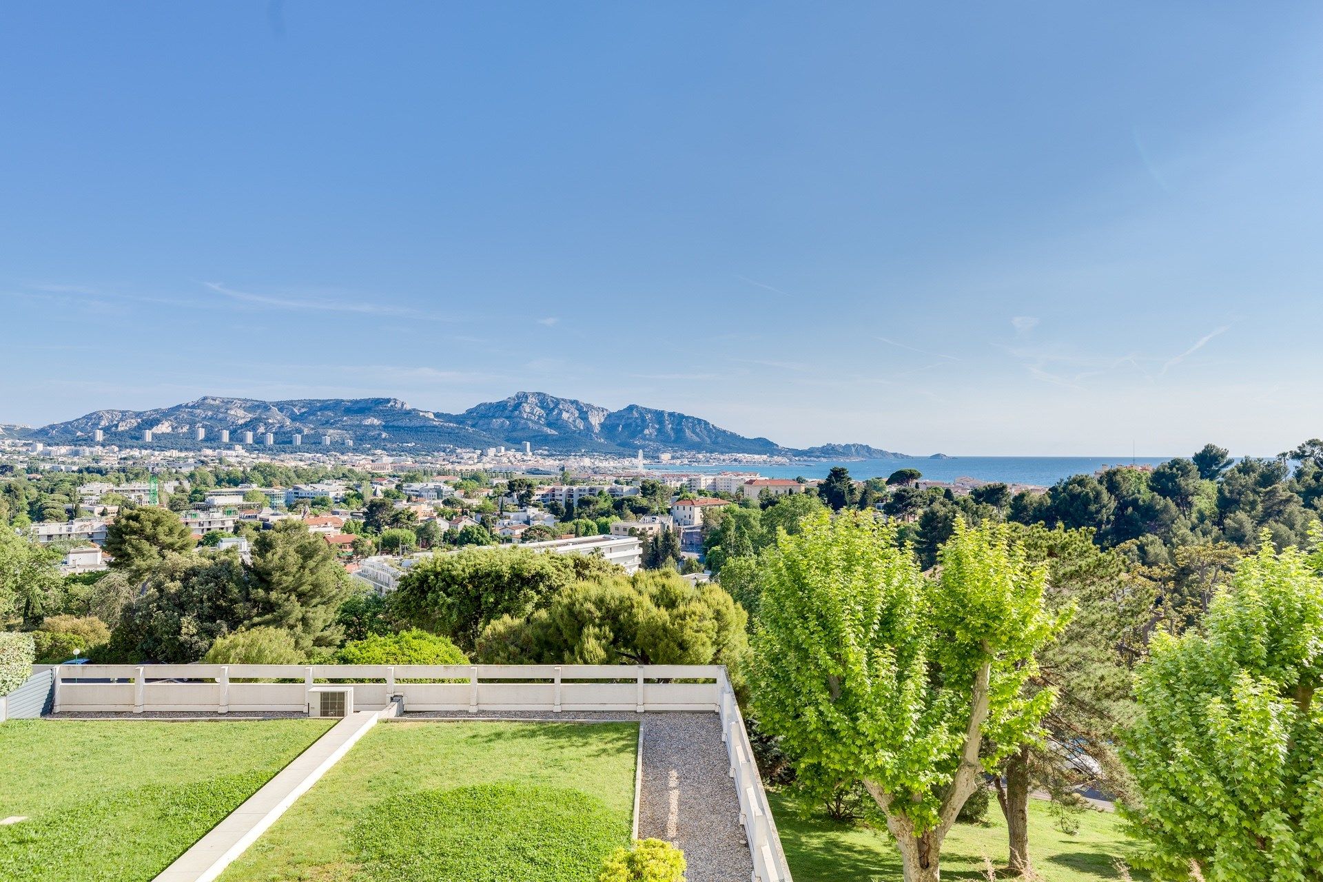 luxury apartment 3 Rooms for sale on MARSEILLE (13008)