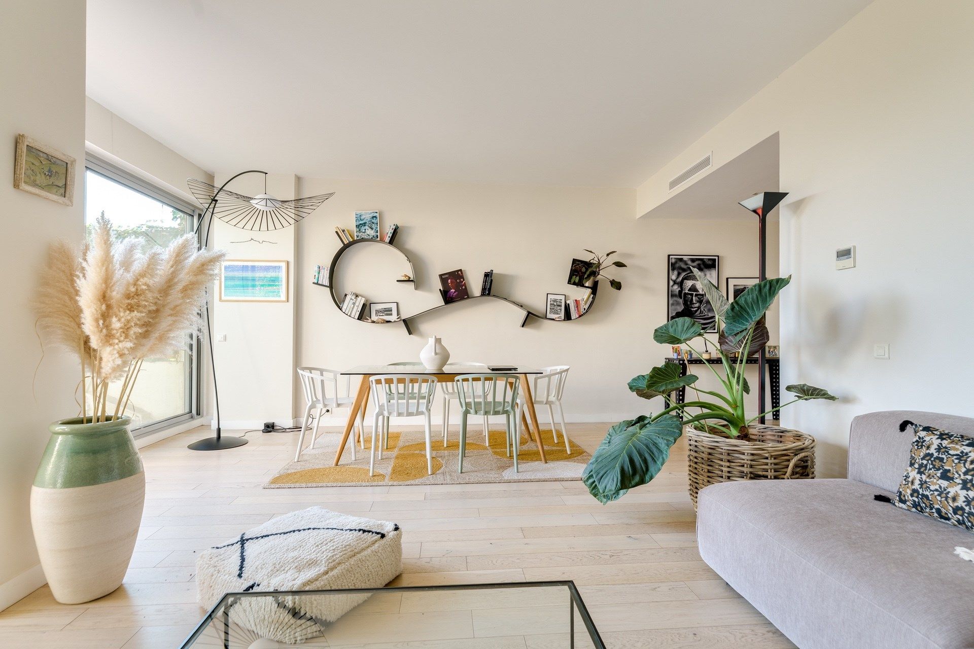 luxury apartment 3 Rooms for sale on MARSEILLE (13008)