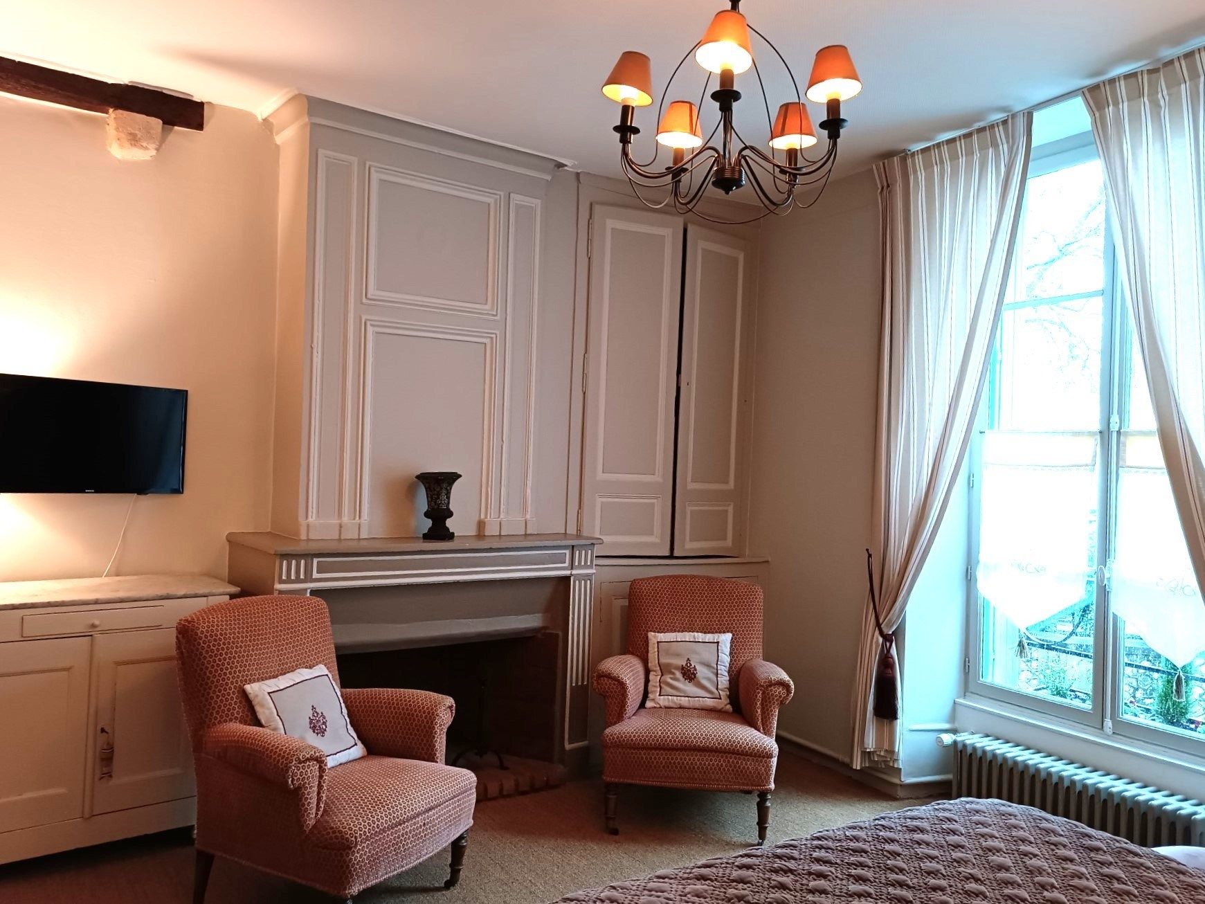 luxury house 12 Rooms for sale on BLOIS (41000)