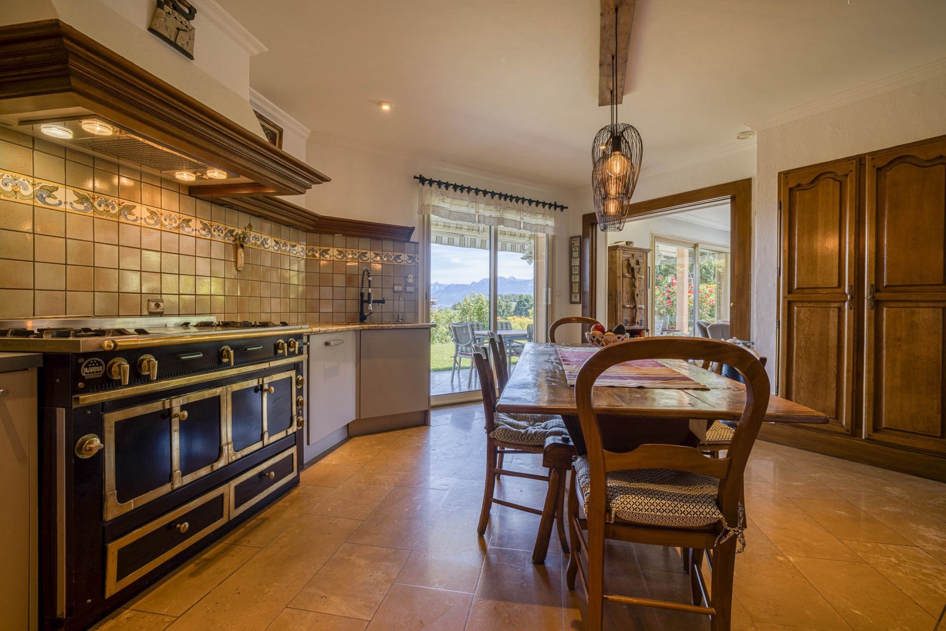 luxury house 7 Rooms for sale on REIGNIER ESERY (74930)